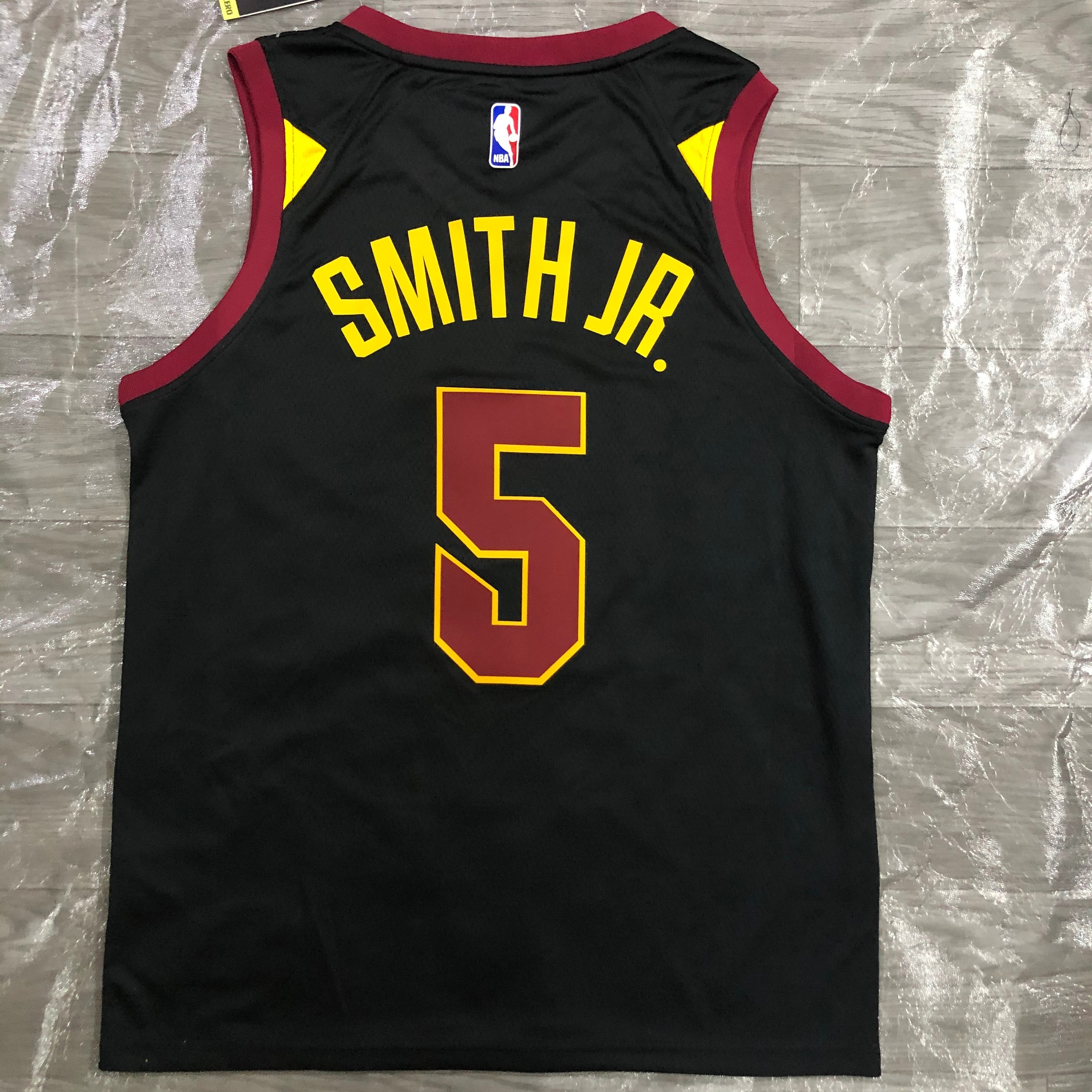 The 21 season Cavaliers JORDAN theme limited number 5 Smith JR