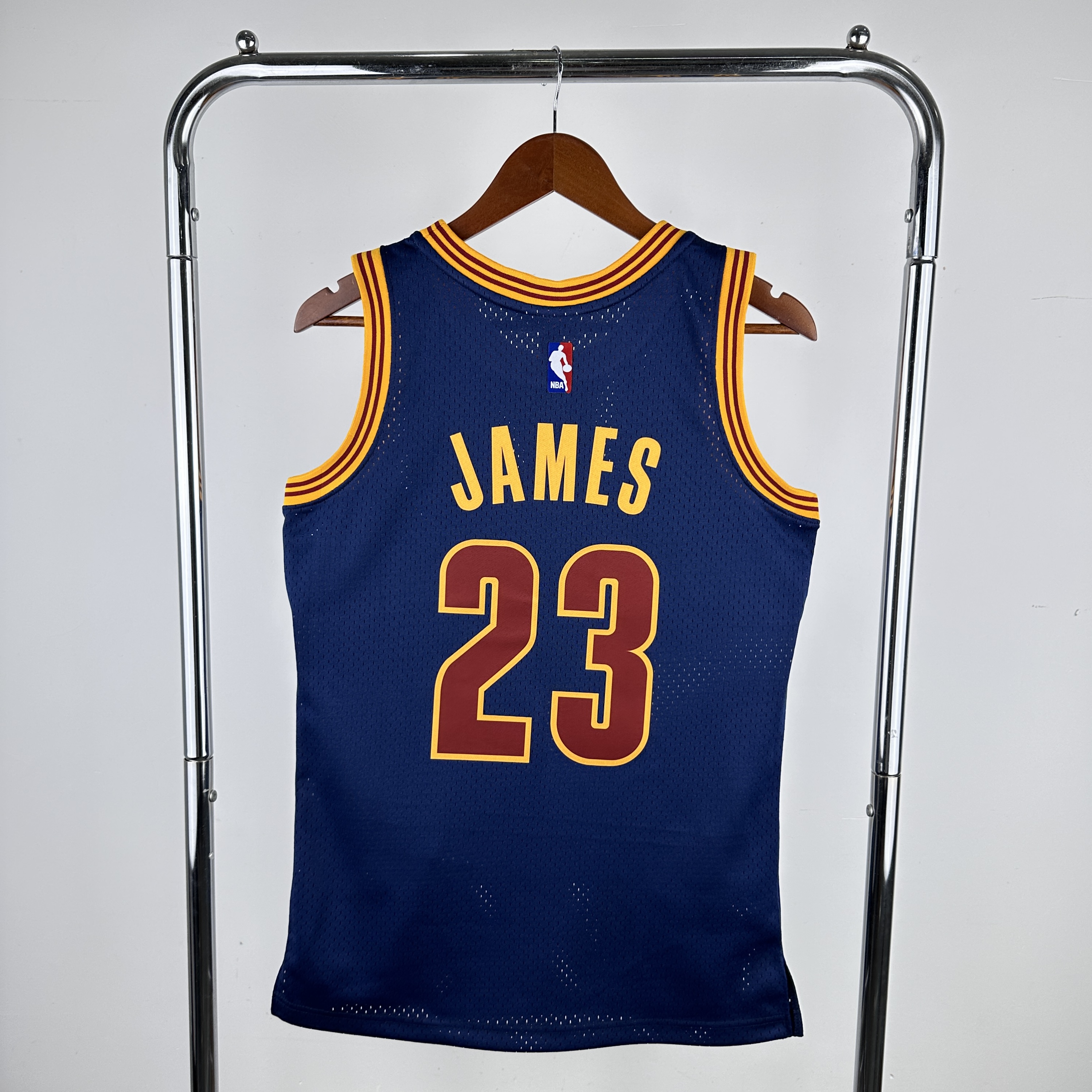 MN Hot Pressed Throwback jersey CAVS No. 23 James for the SW Cavaliers' 1516 season