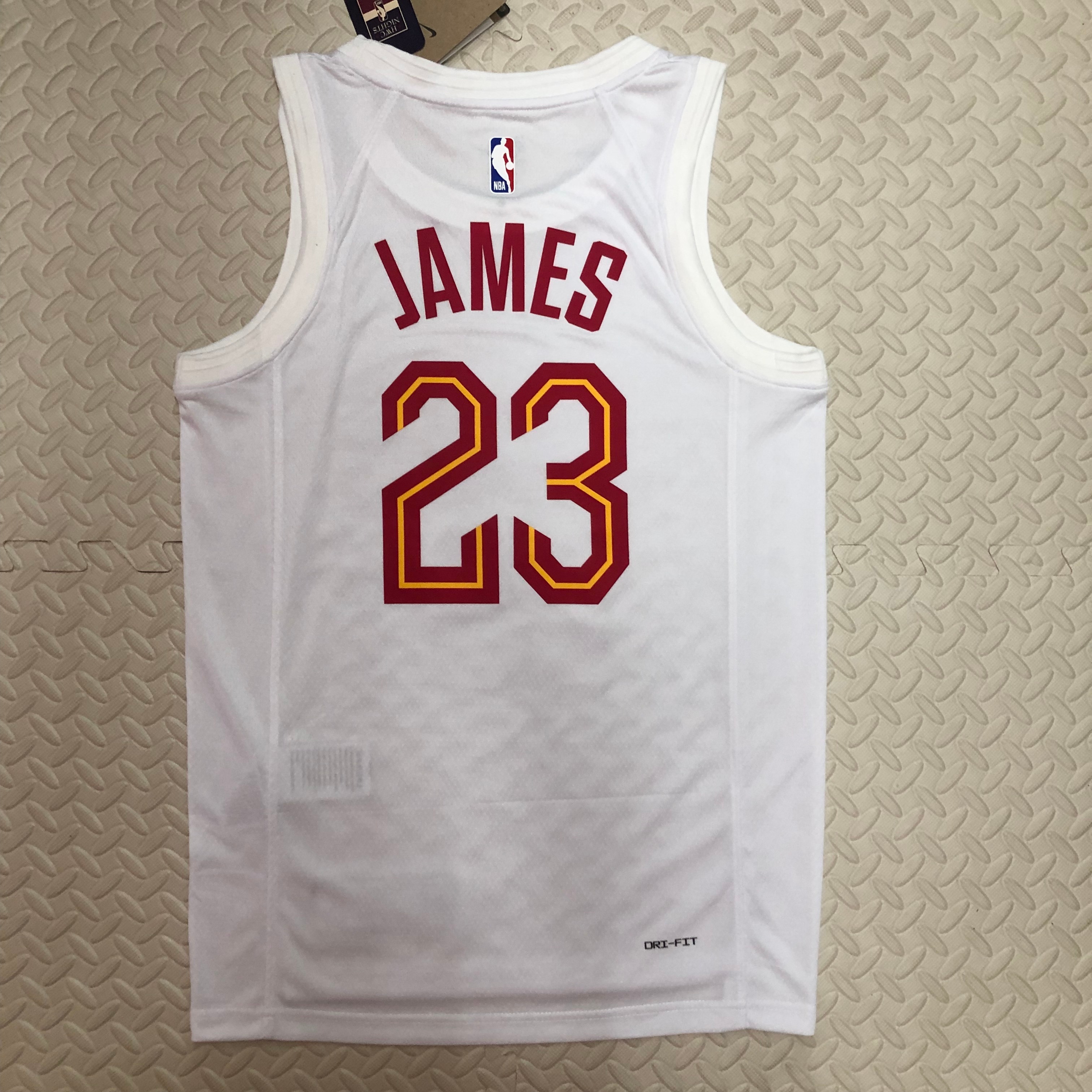 23 Cavaliers home 23 James