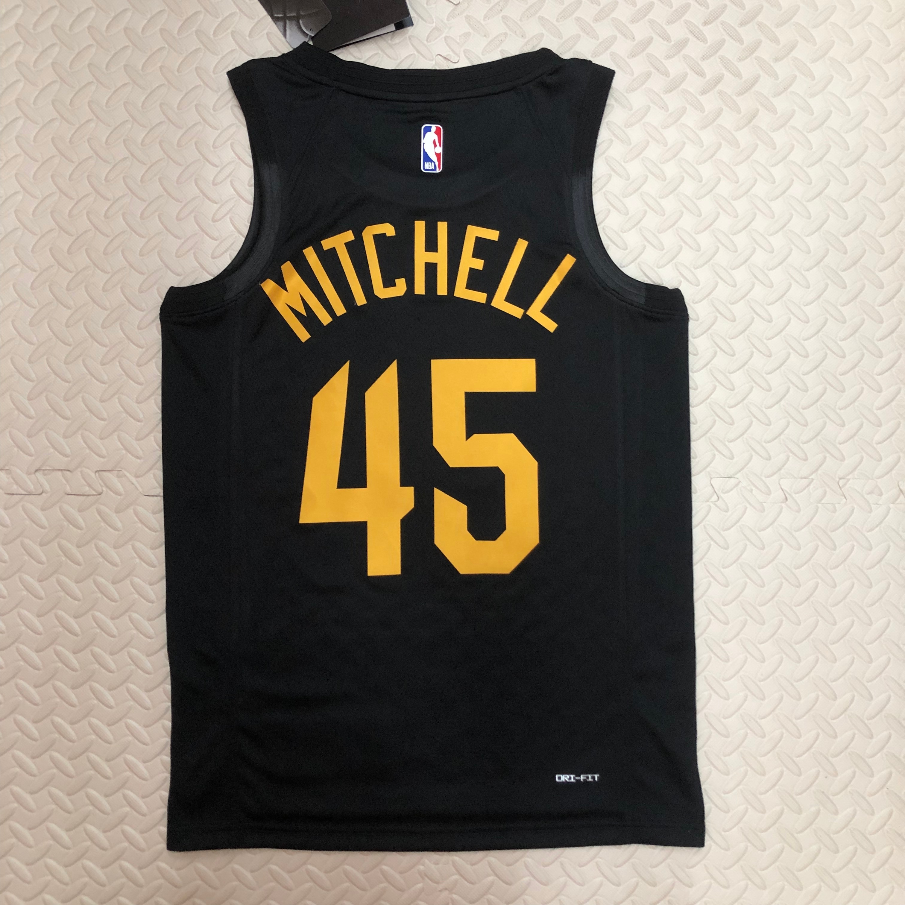 Season 23 Cavaliers Flyers limited number 45 Mitchell