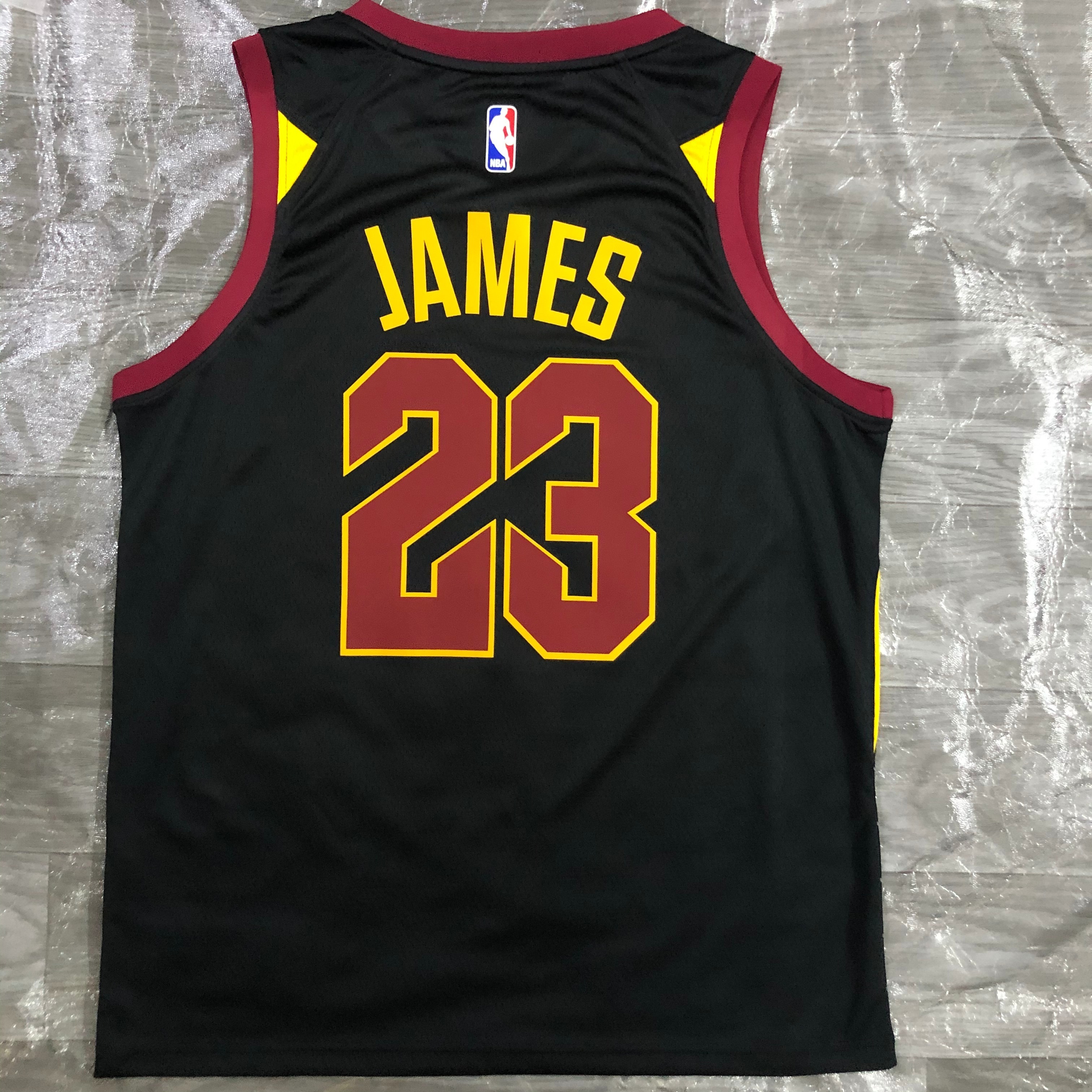 The 21 season Cavaliers JORDAN theme limited number 23 James