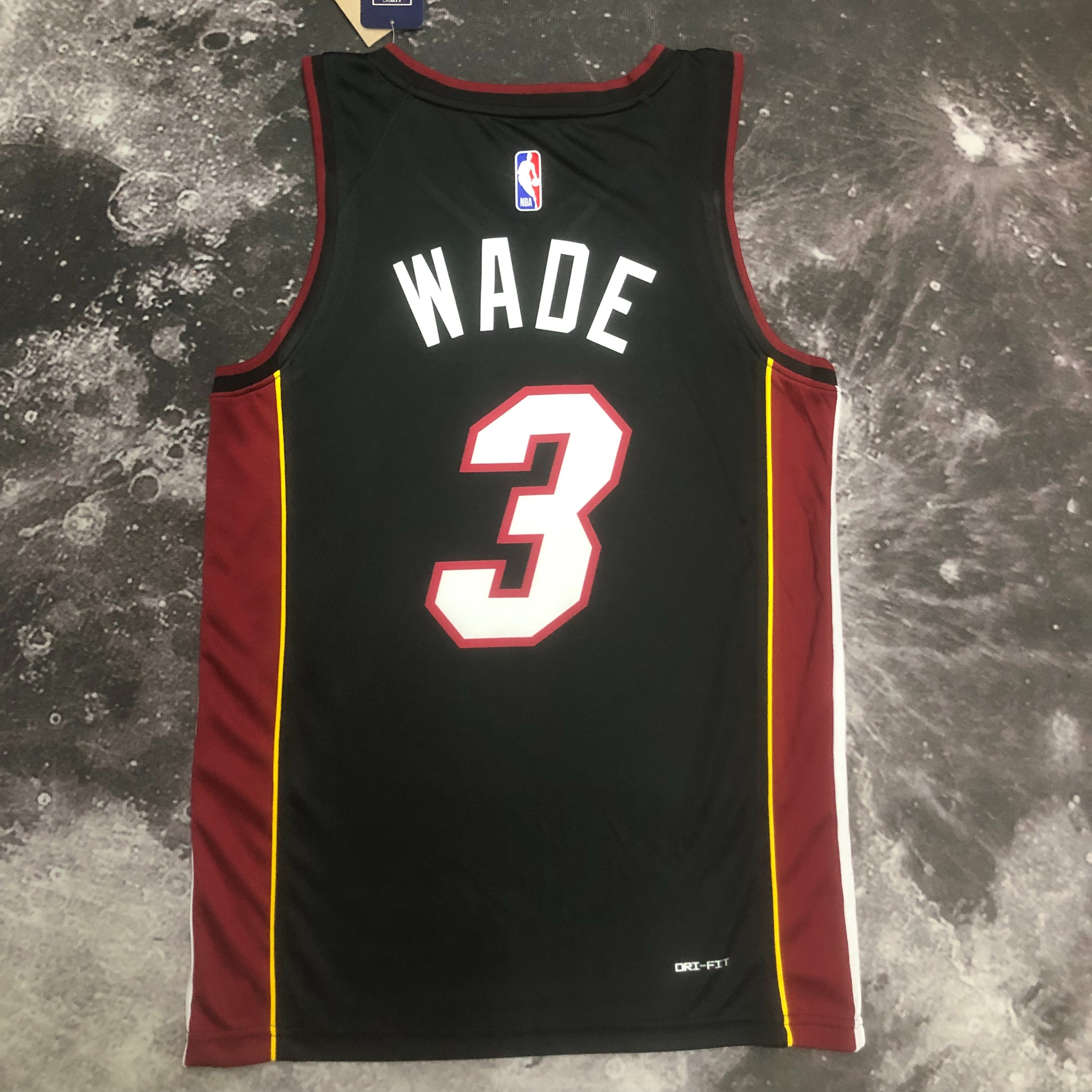 23 season Heat V-neck black No. 3 Wade