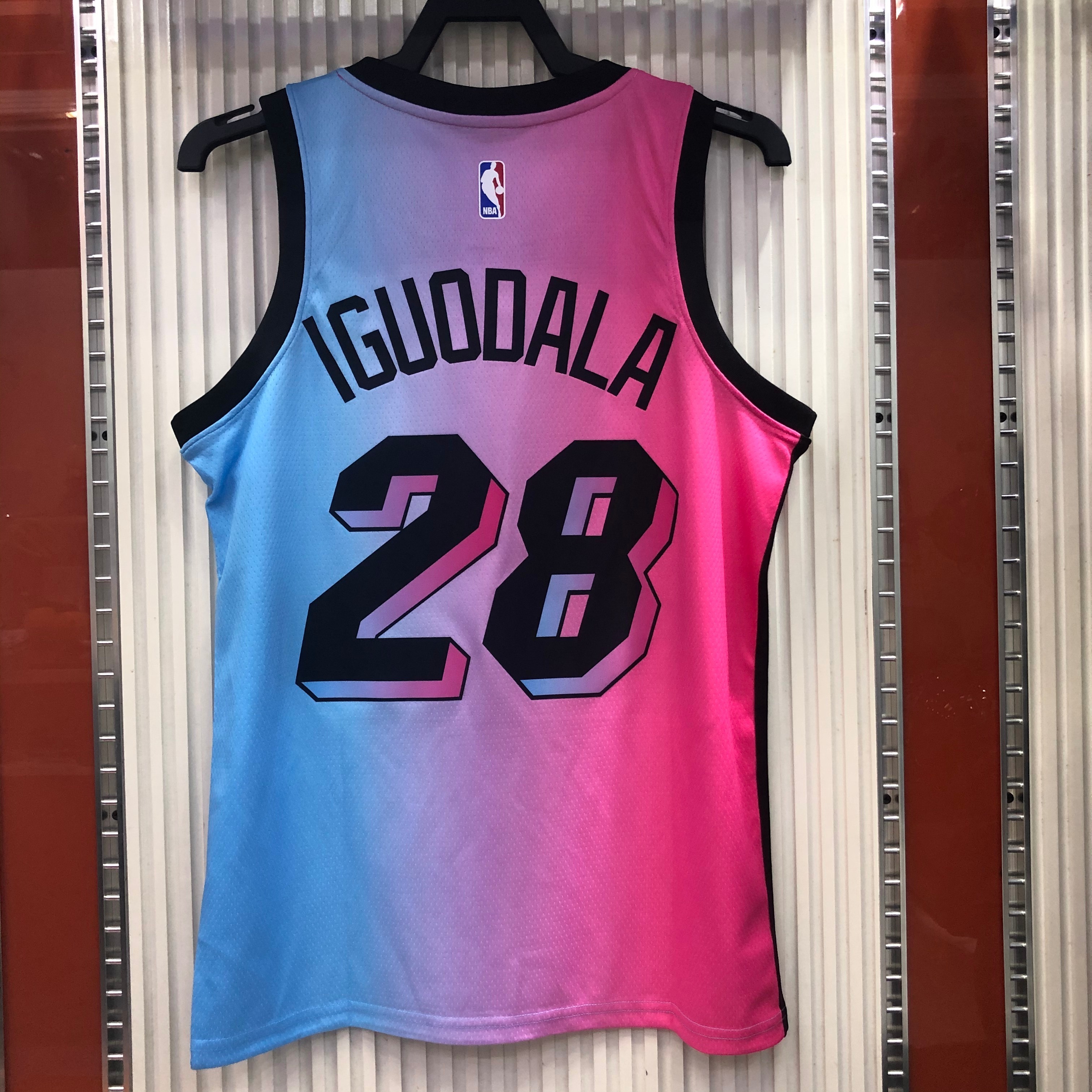 21 season Heat city version of the gradual change of 28 Iguodala