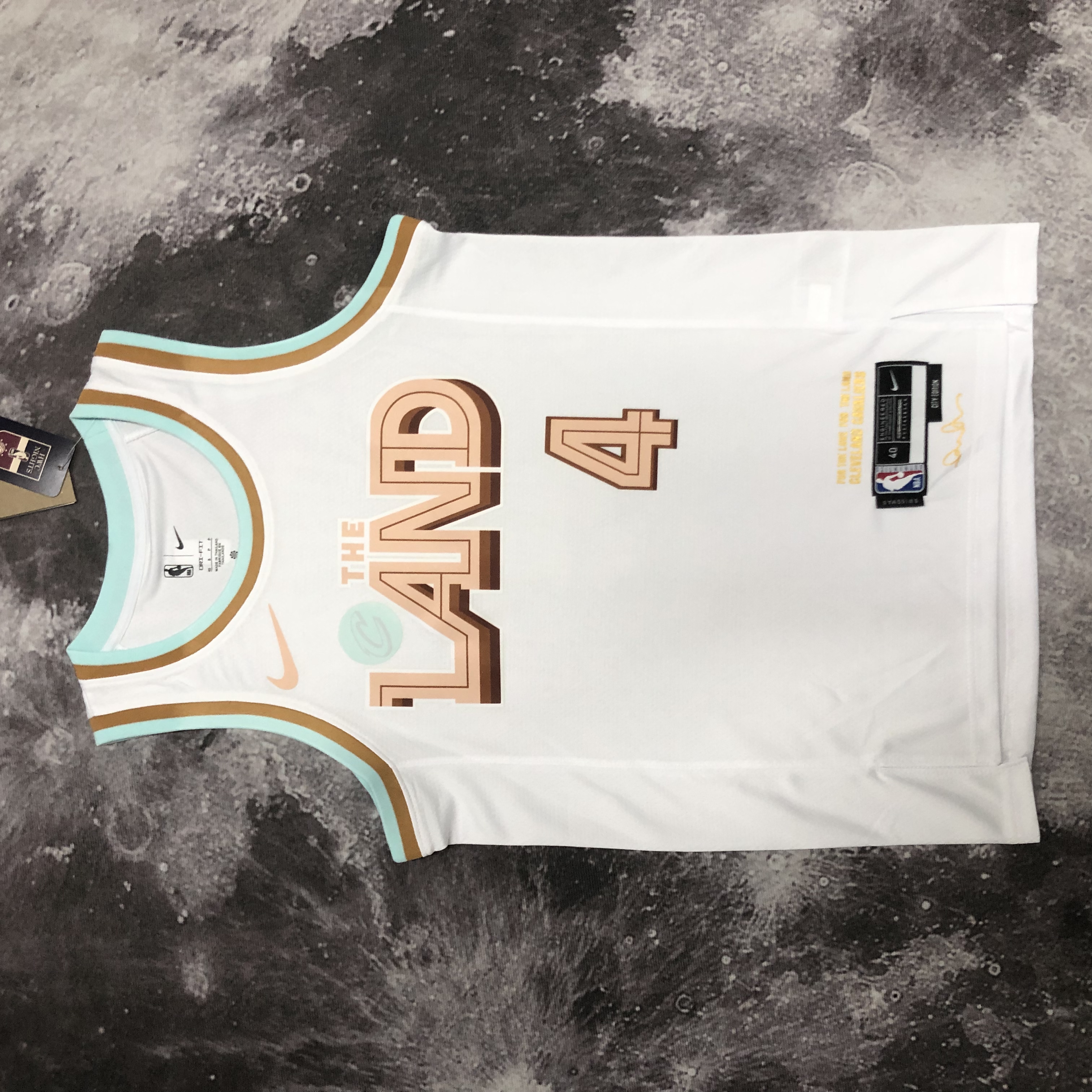 '23 Cavaliers City version of the No. 4 Mobley