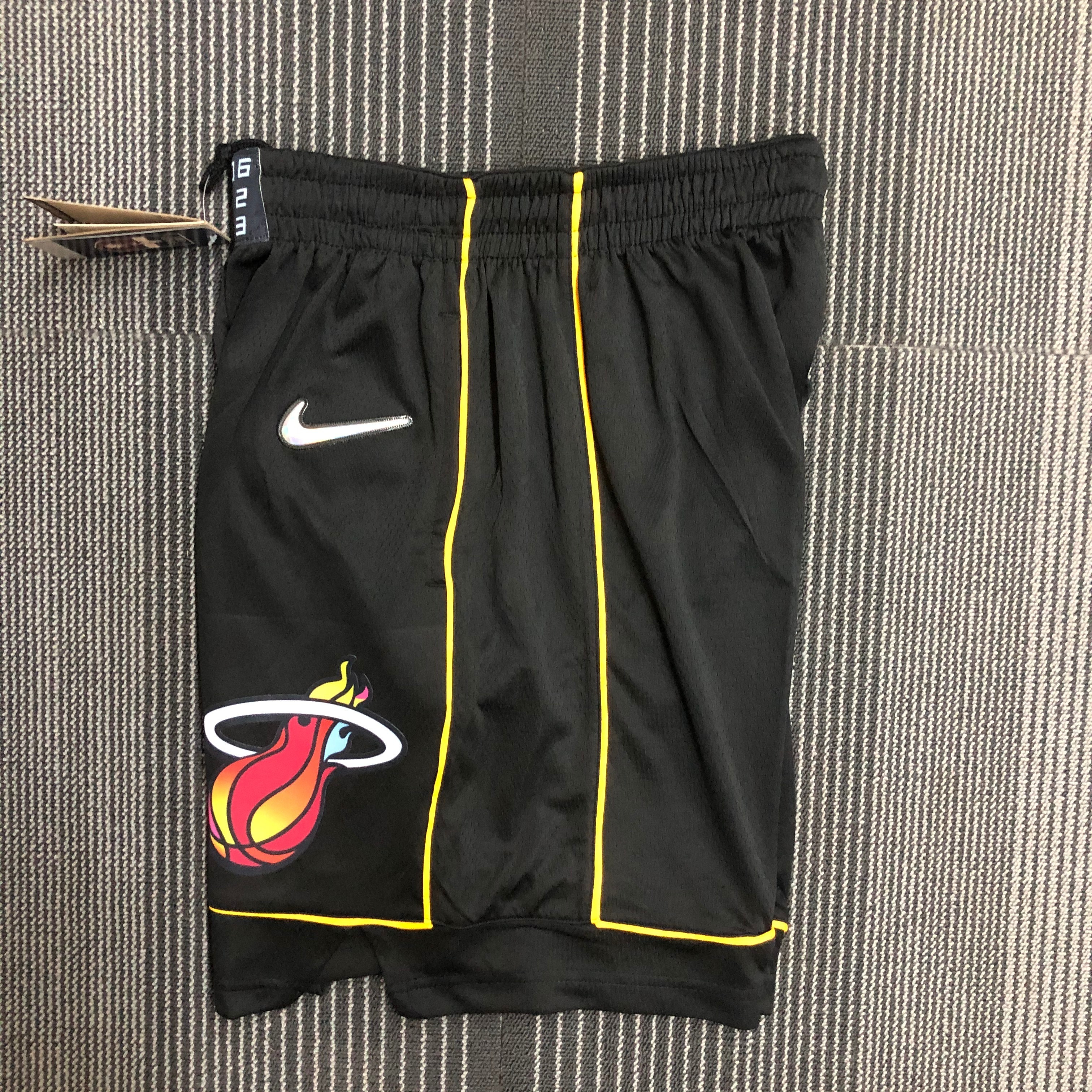 22 season Heat city shorts