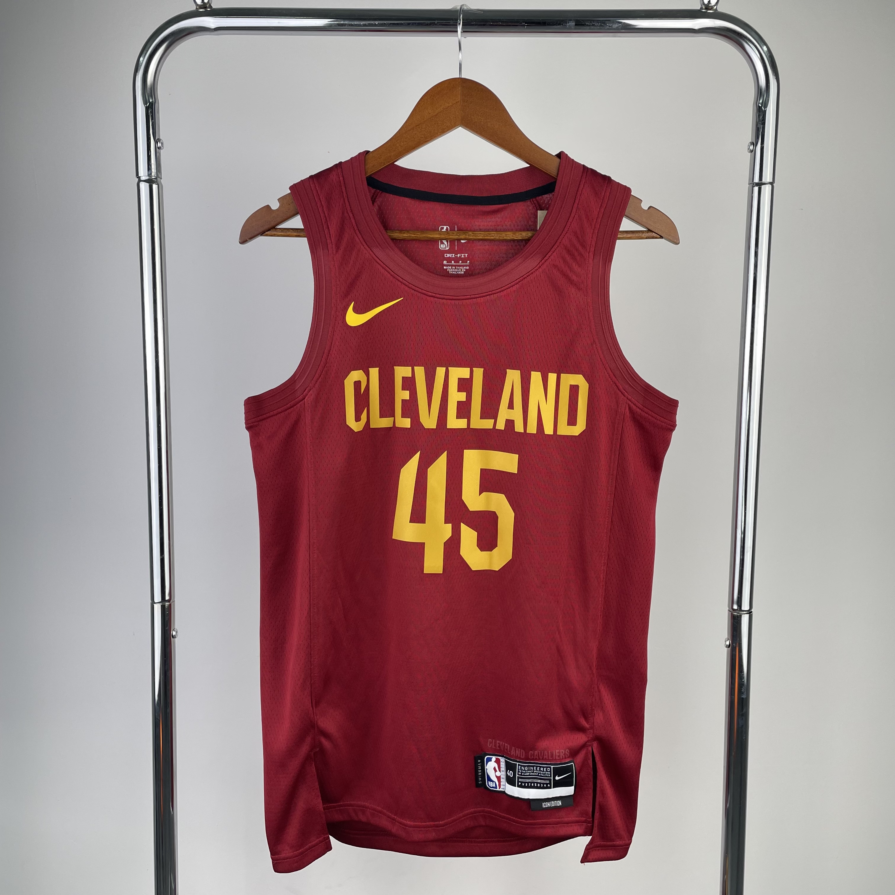 Season 23 Cavaliers road 45 Mitchell
