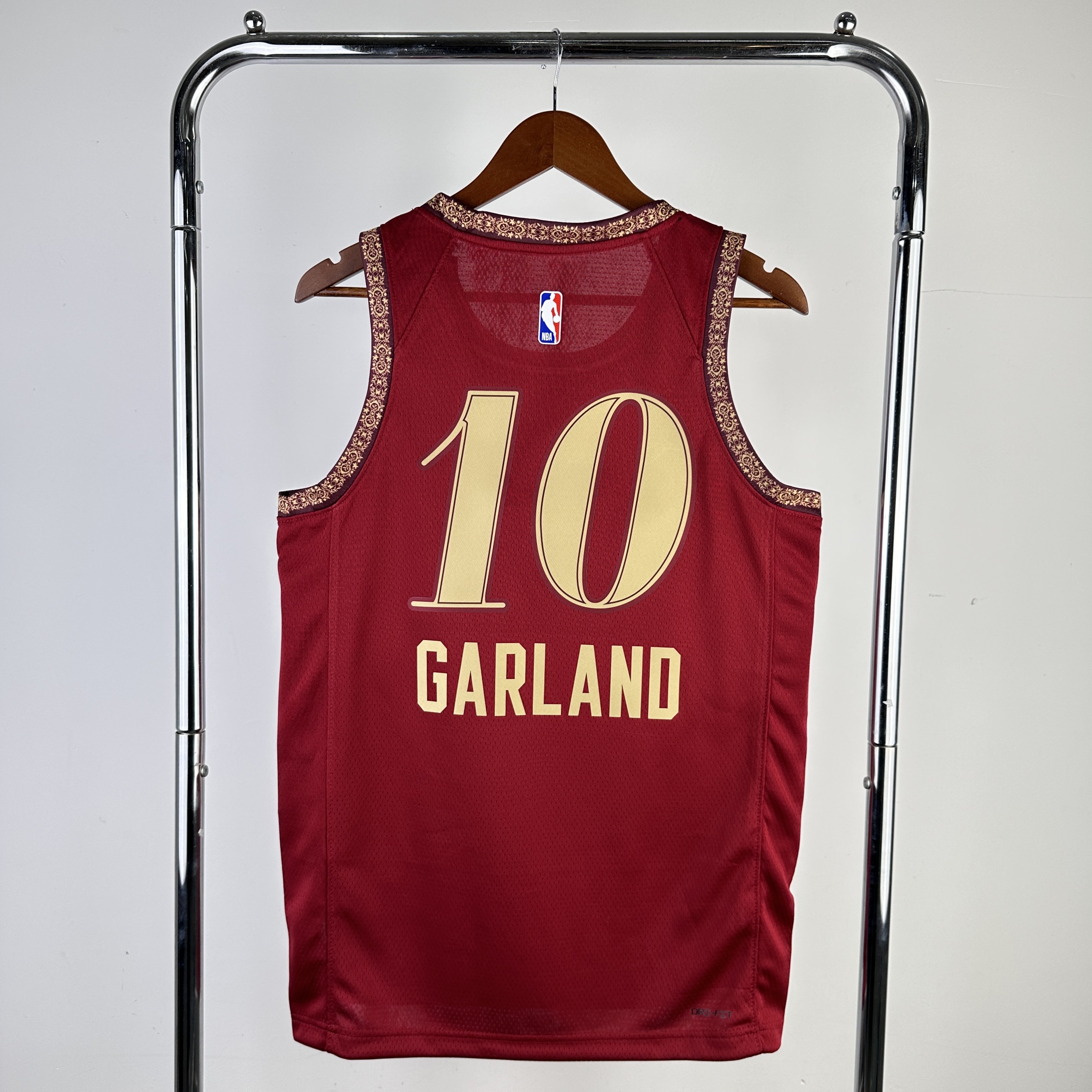24 season Cavaliers City edition No. 10 Garland