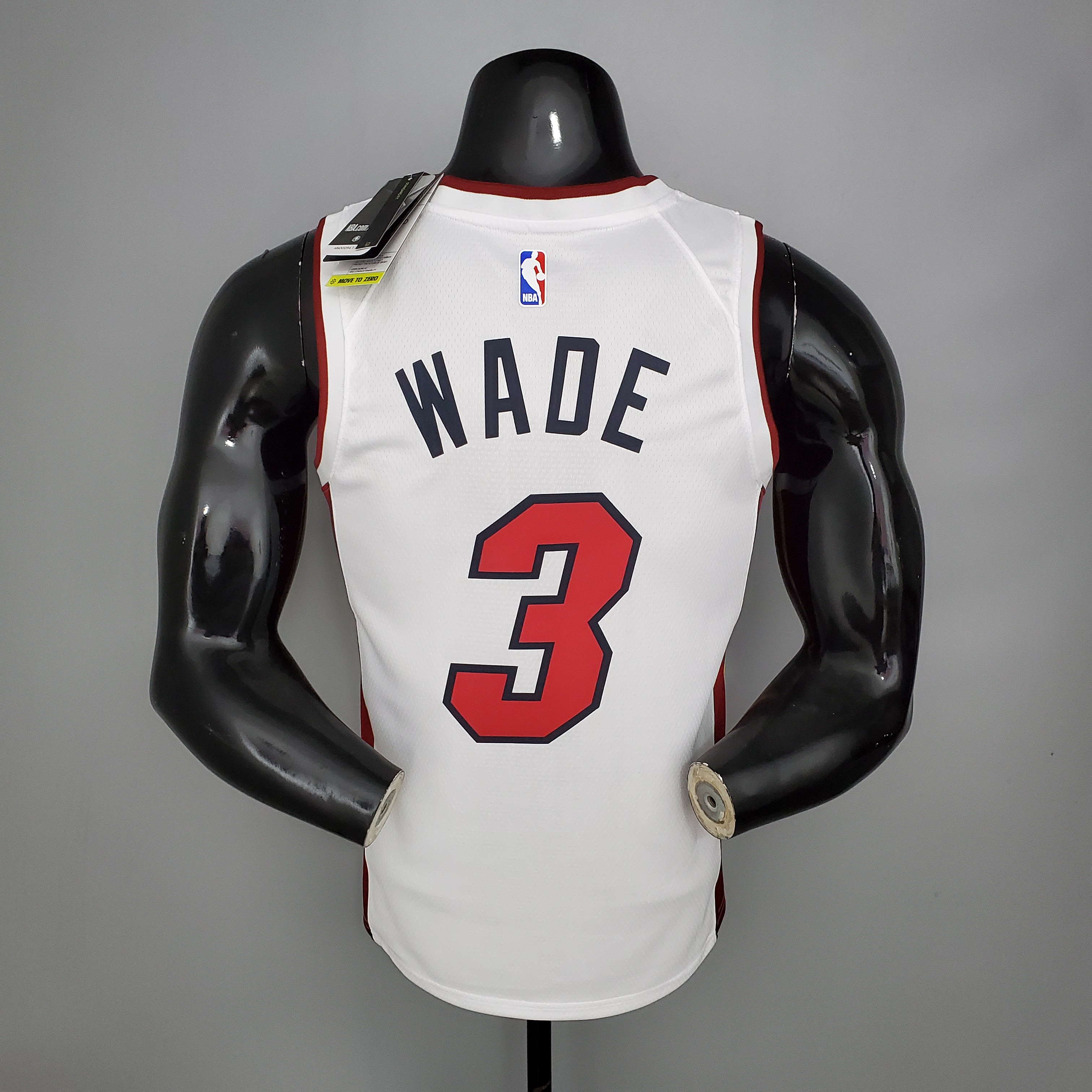 1Heat V-neck white No. 3 Wade