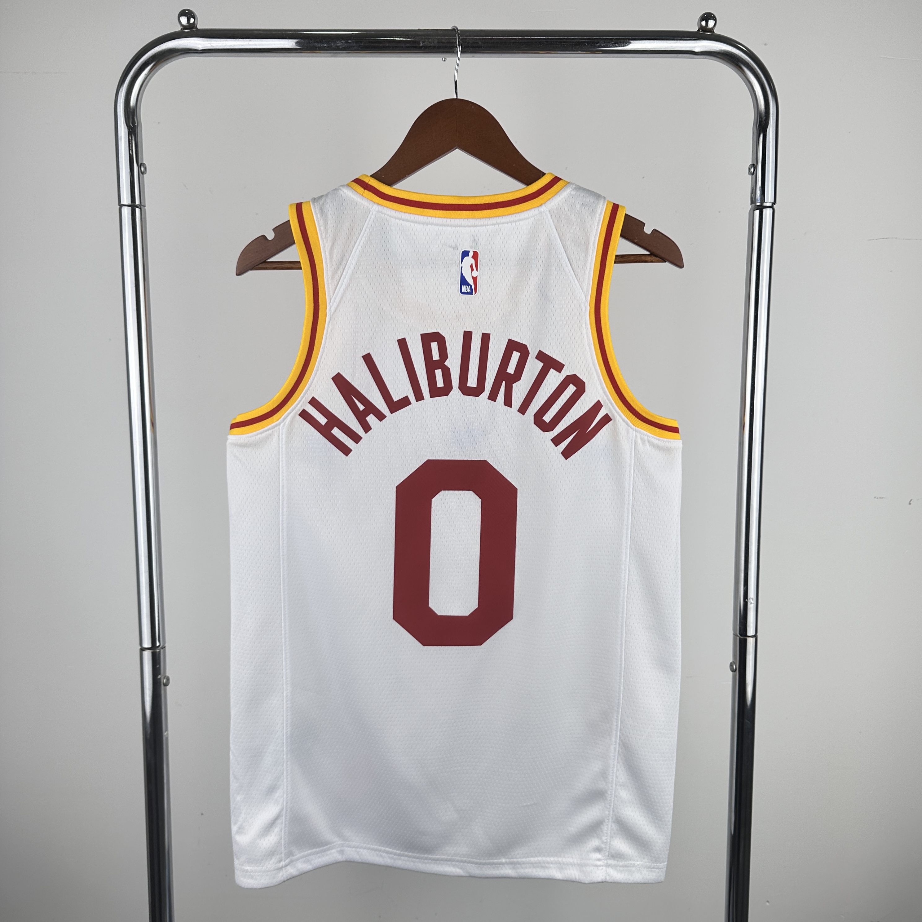 Season 20 Pacers retro white No. 0 Halliburton