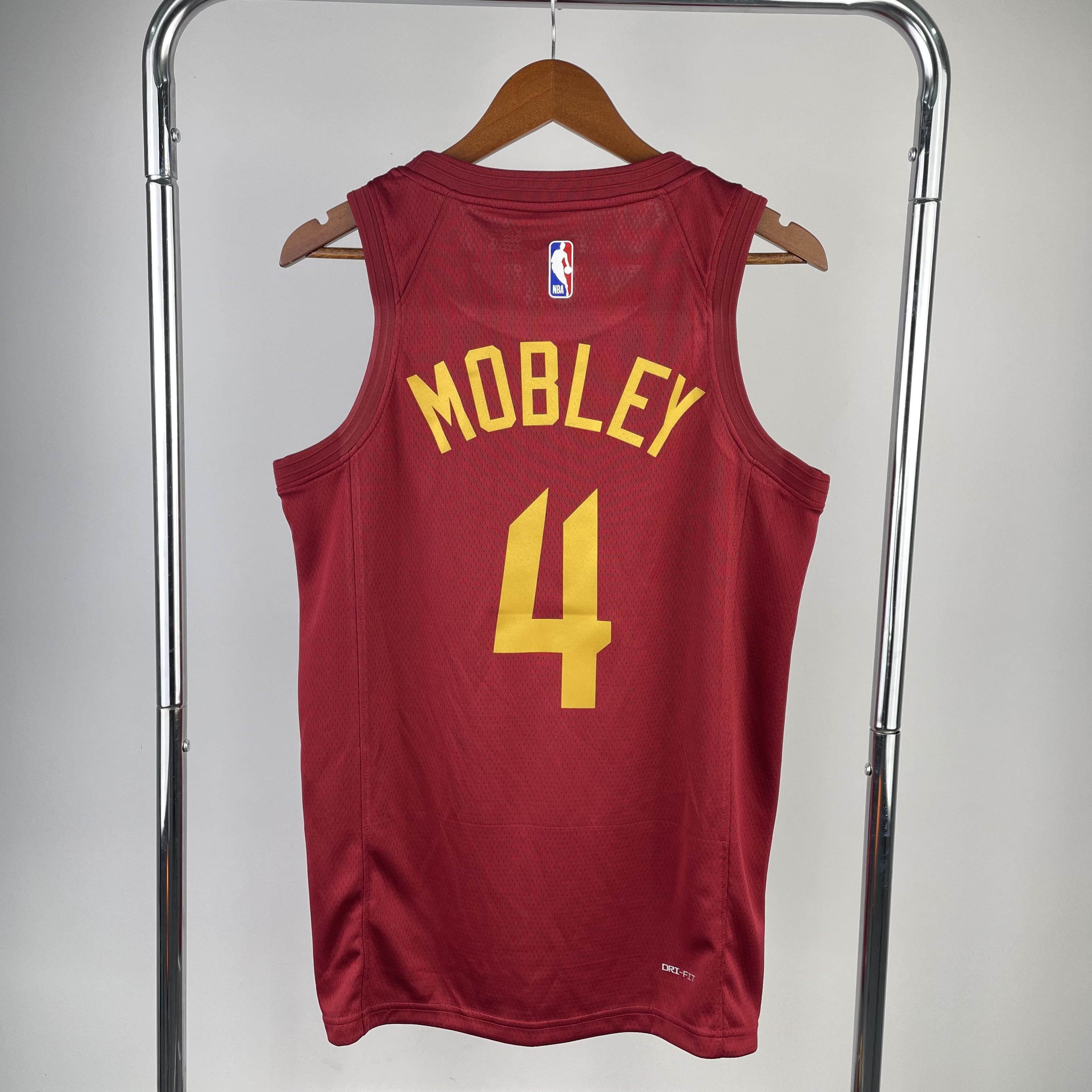 '23 Cavaliers road No. 4 Mobley