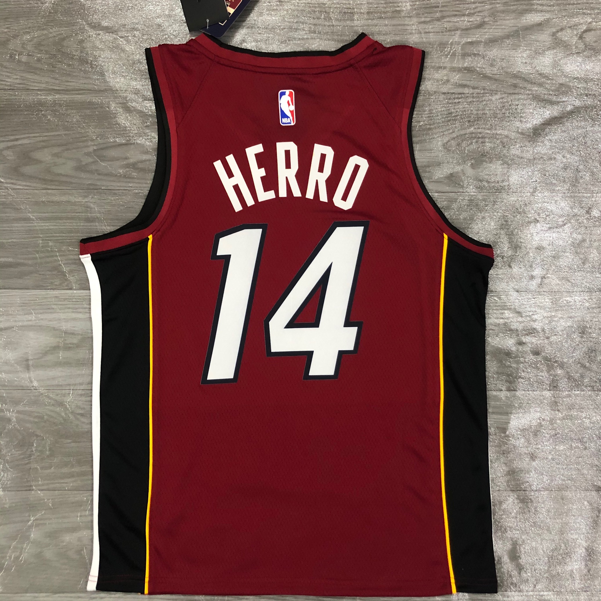 21 season Heat Jordan theme V-neck date red No. 14 HERRO