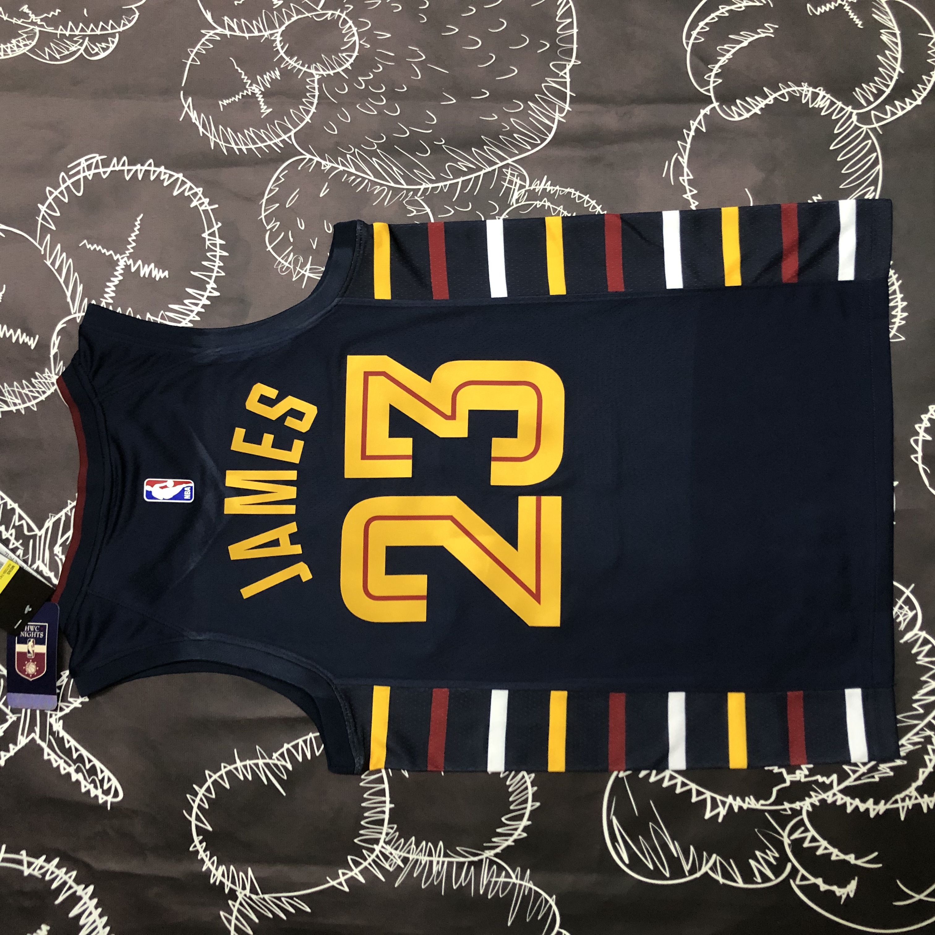 Cavaliers stripe No. 23 James