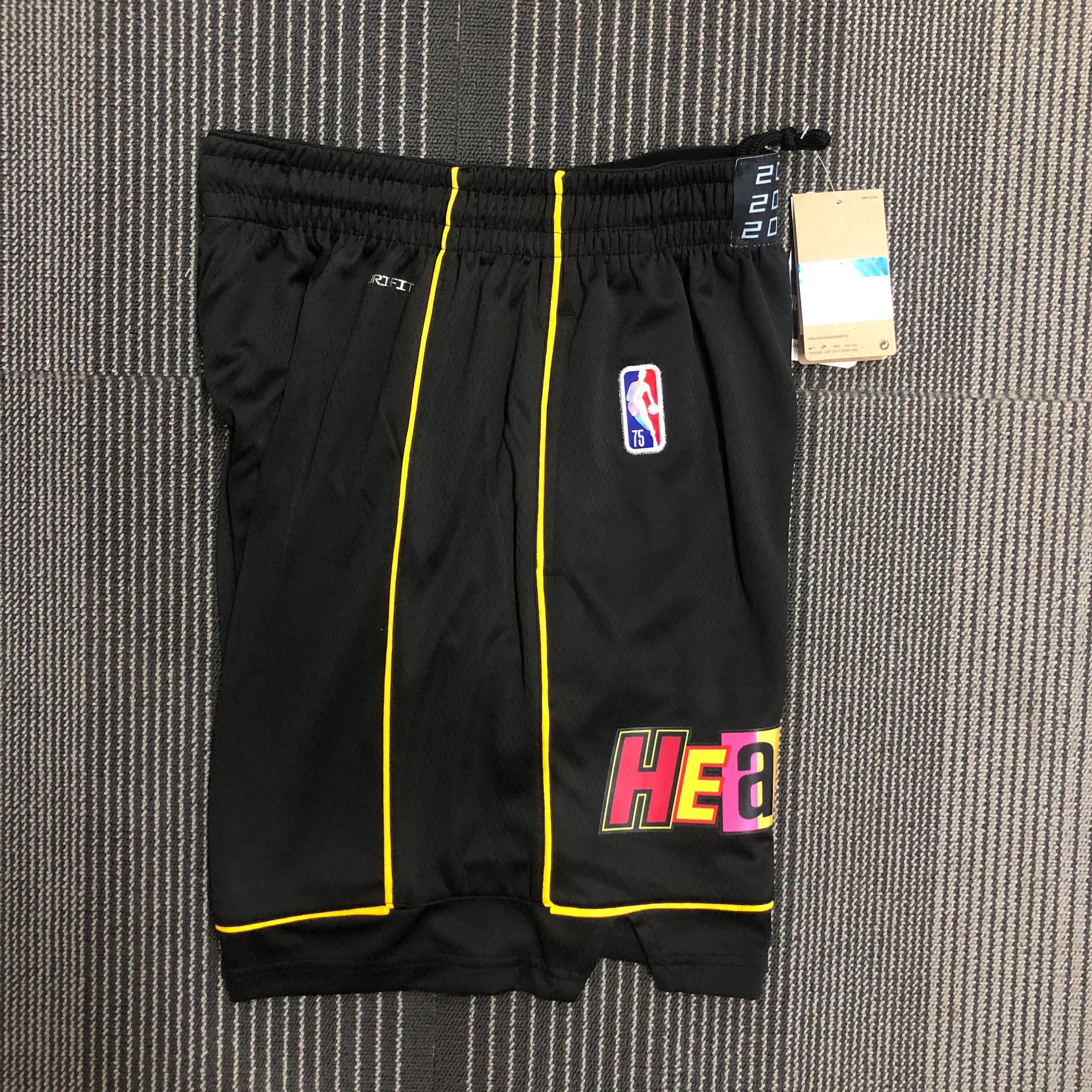 22 season Heat city shorts