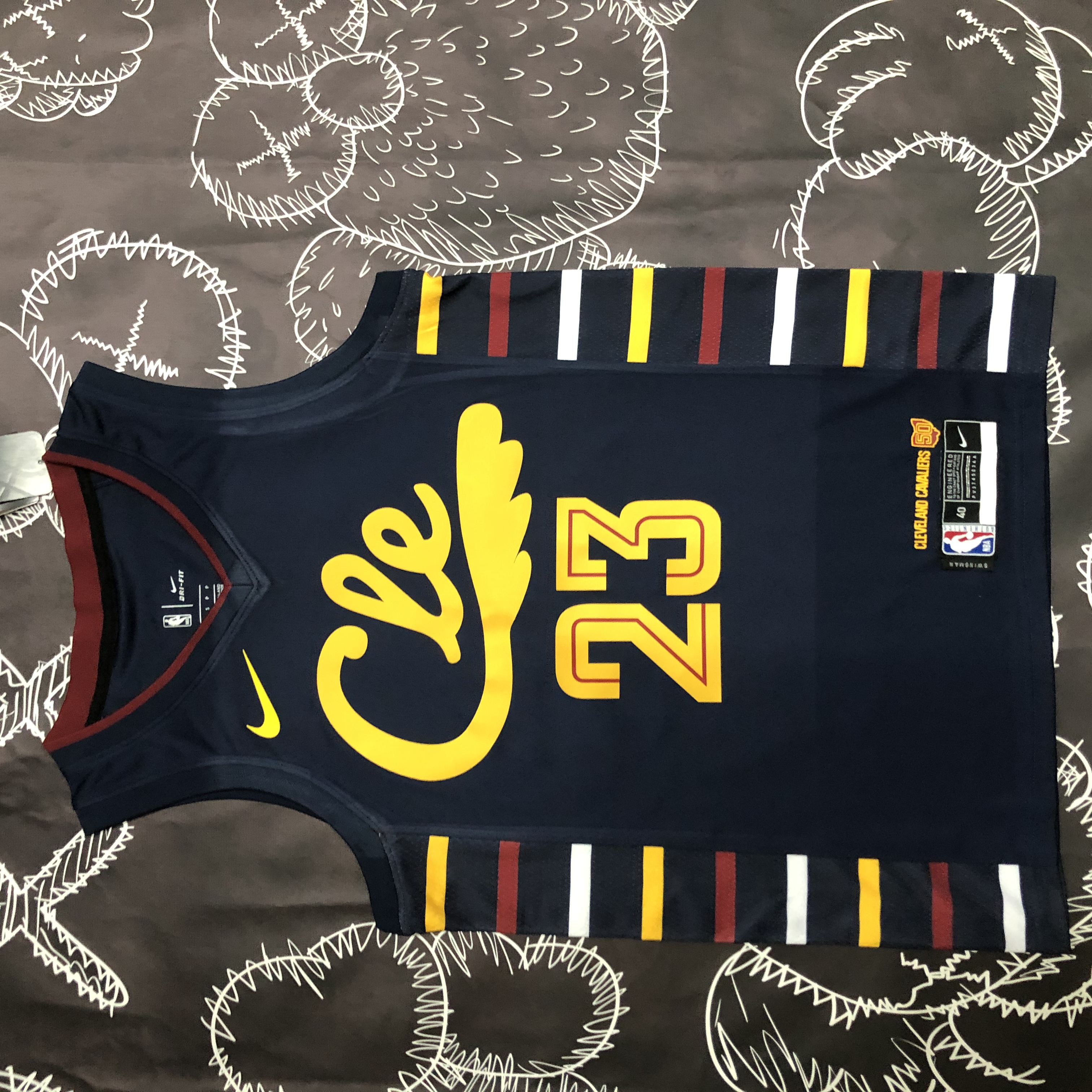 Cavaliers stripe No. 23 James