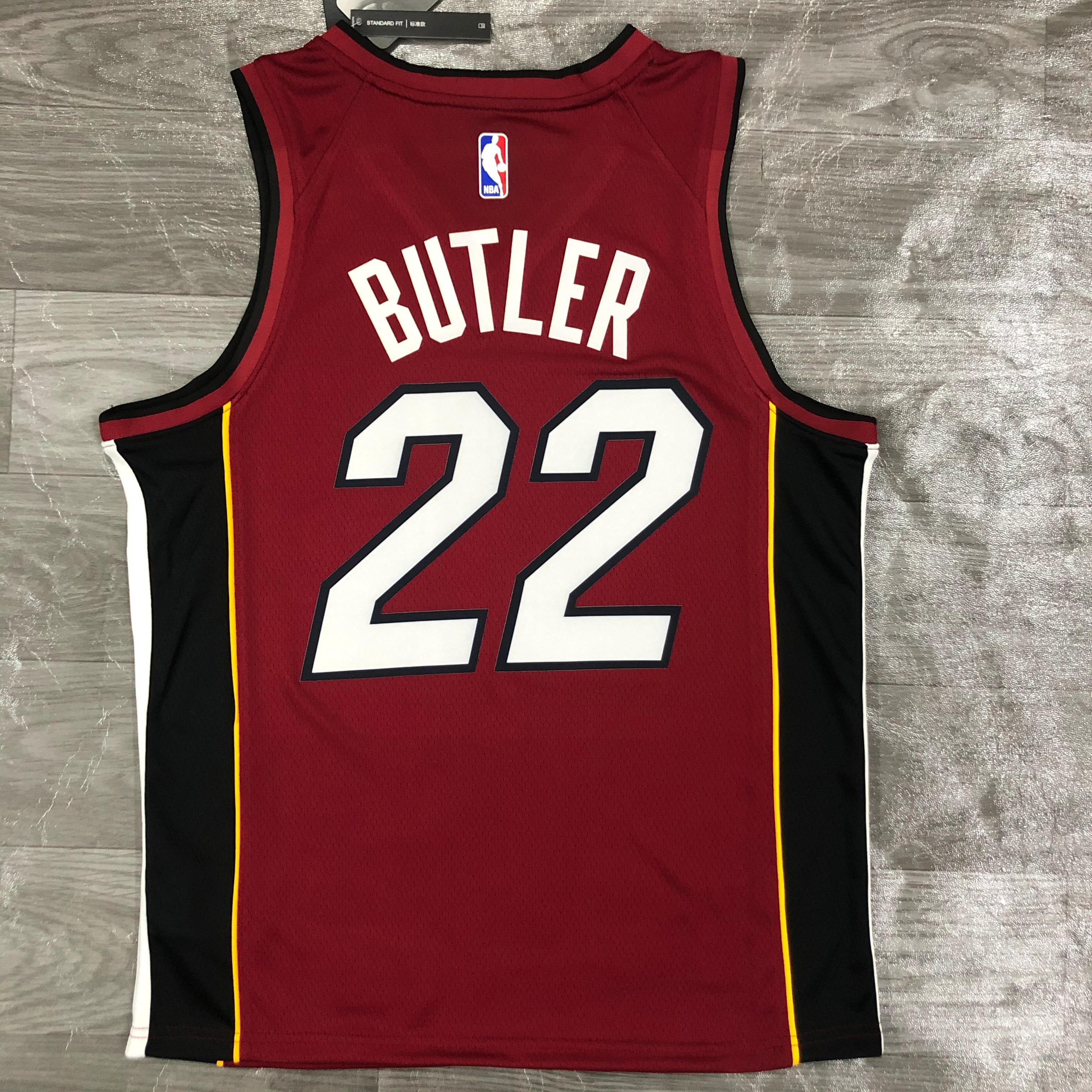 21 season Heat Jordan theme V-neck date red No. 22 Butler