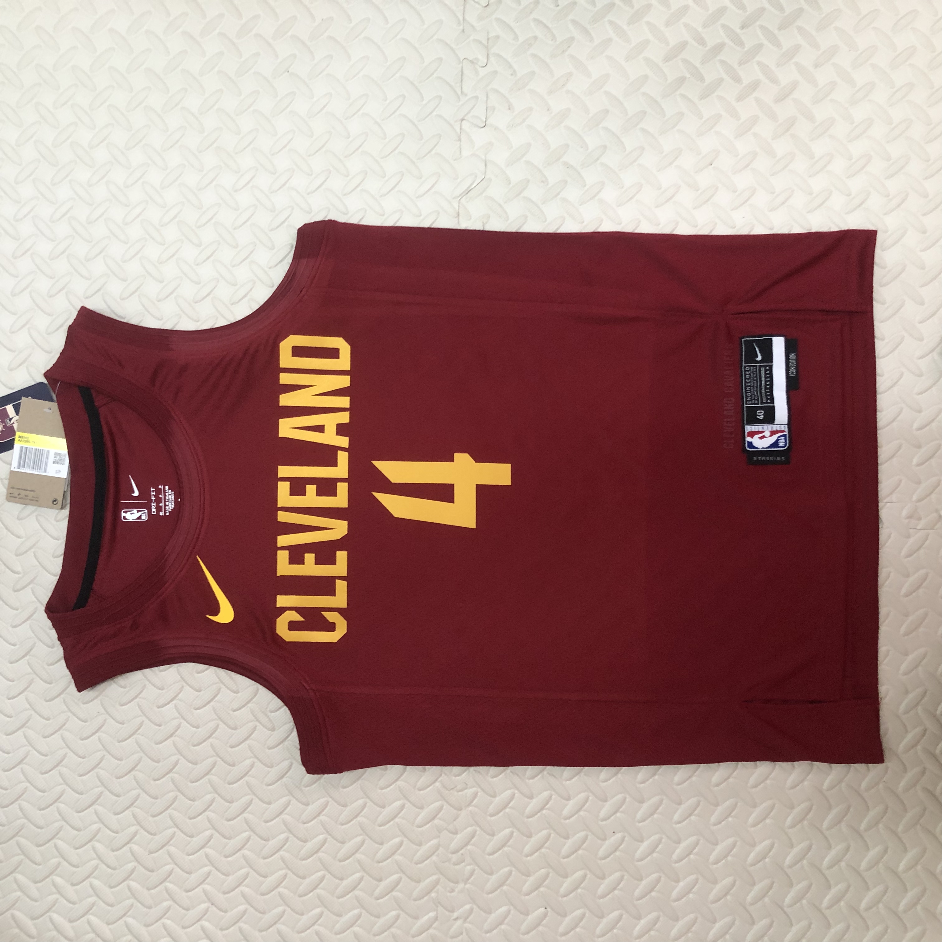 '23 Cavaliers road No. 4 Mobley