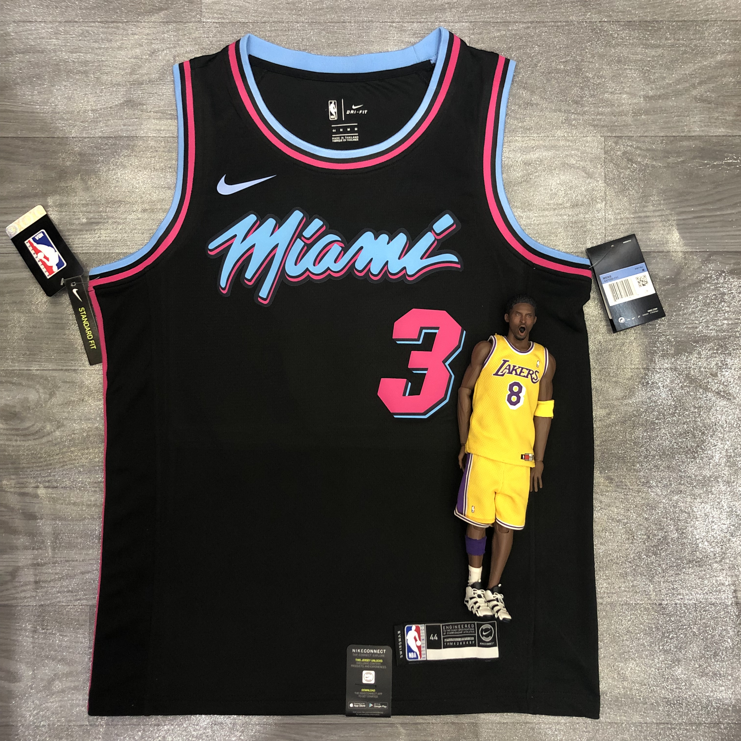 Heat crewneck black No. 3 Wade