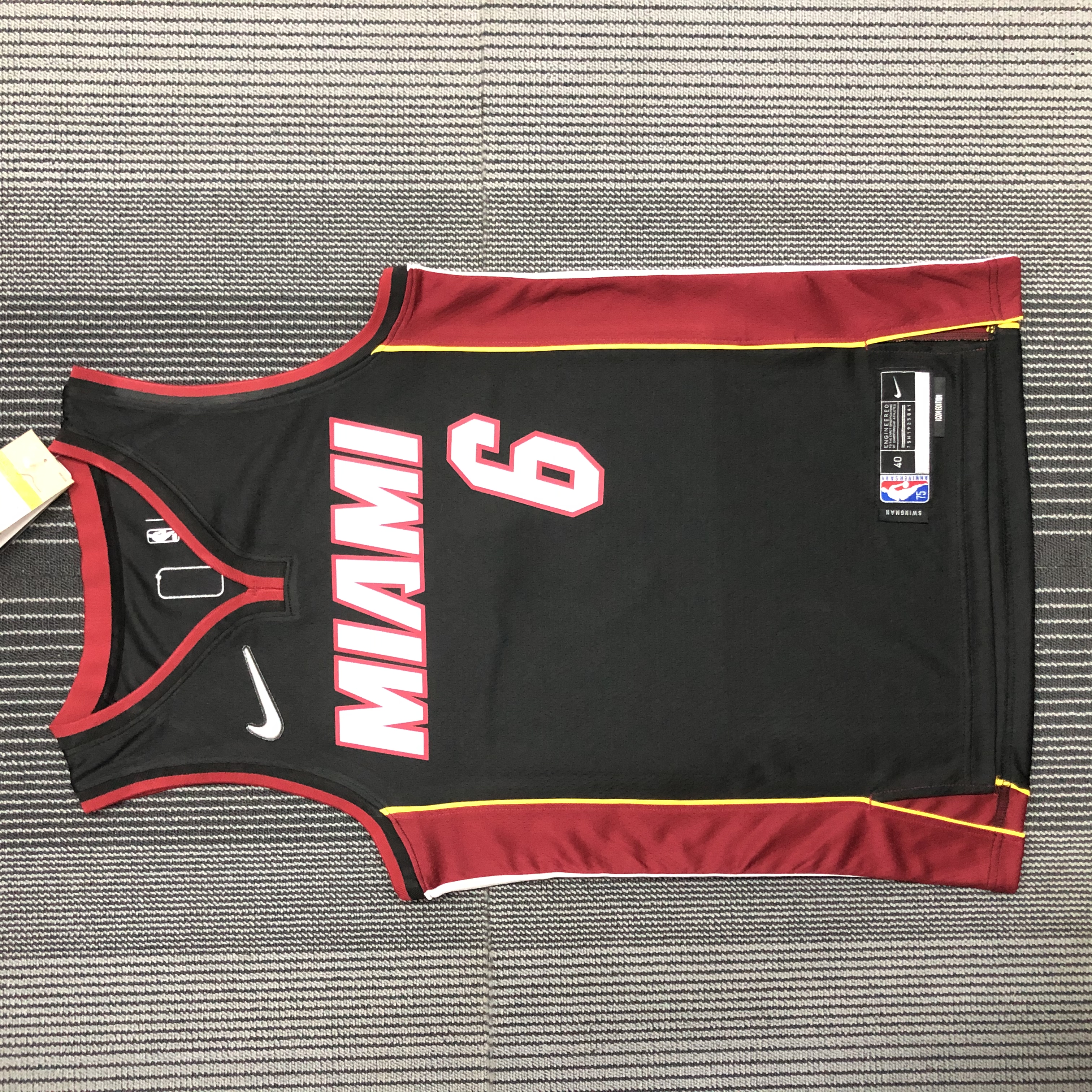 75th anniversary Heat black No. 6 James