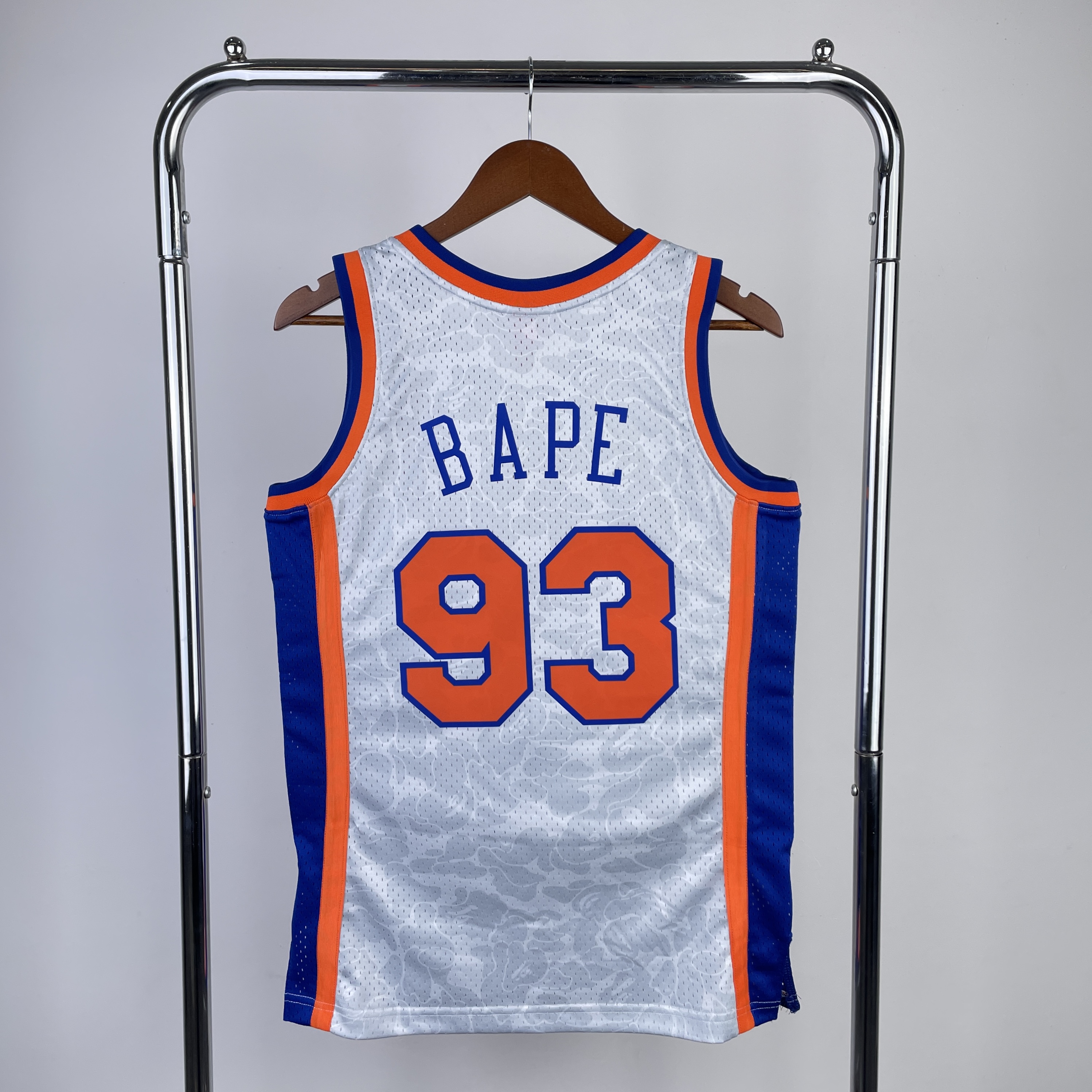 BAPE×M&N co-branded jersey Knicks ape head