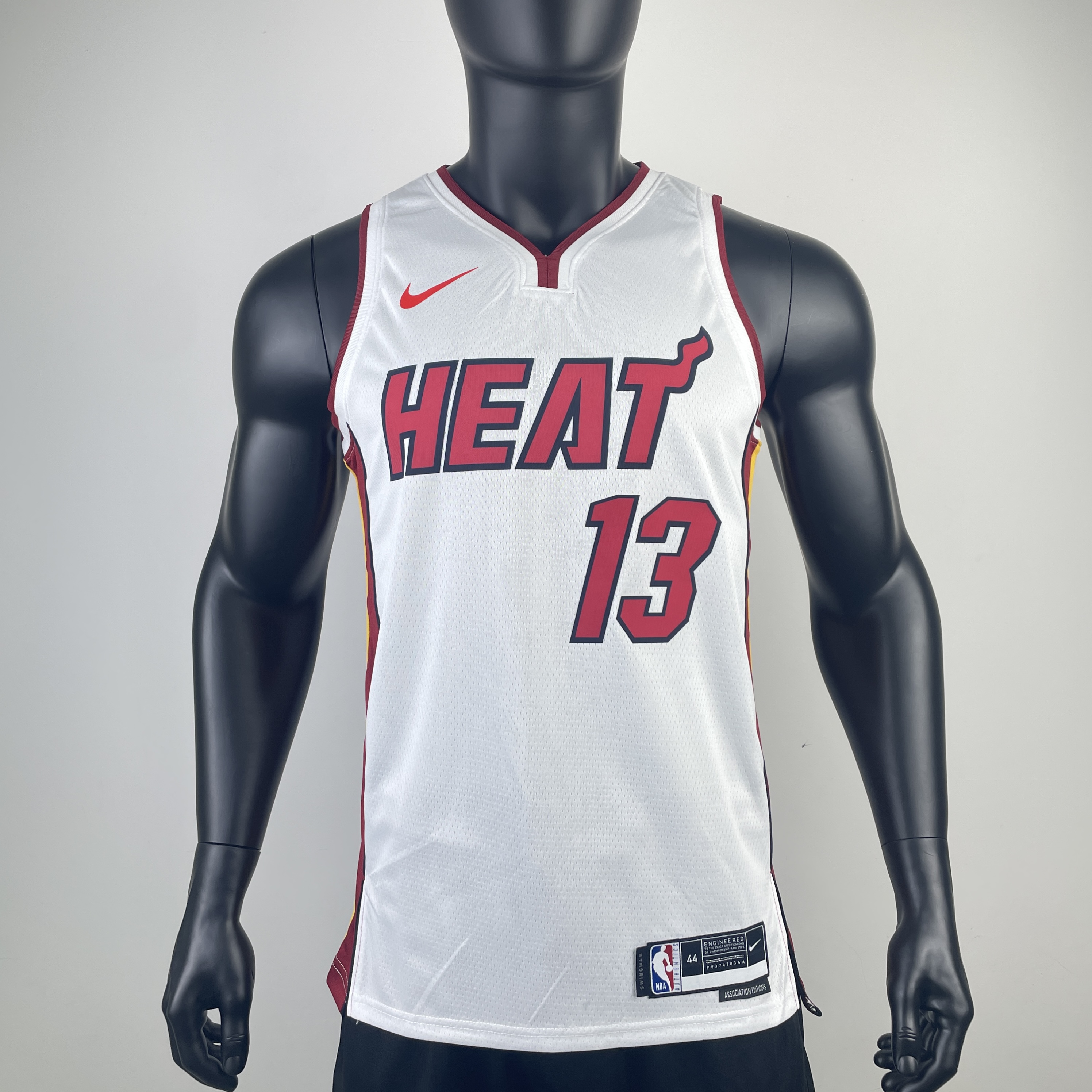 Heat V-neck white 13 Adebayo