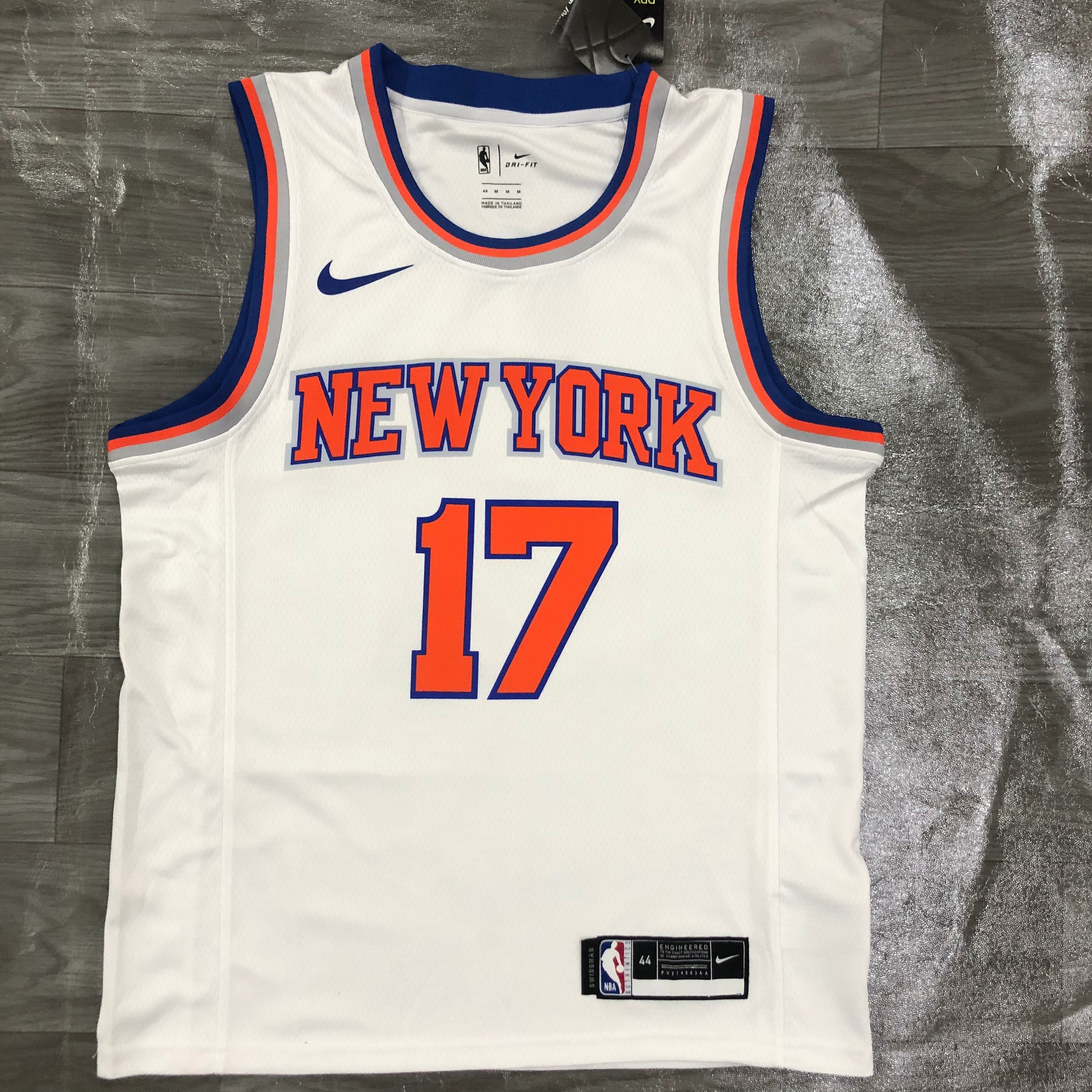 Knicks white number 17  Lin