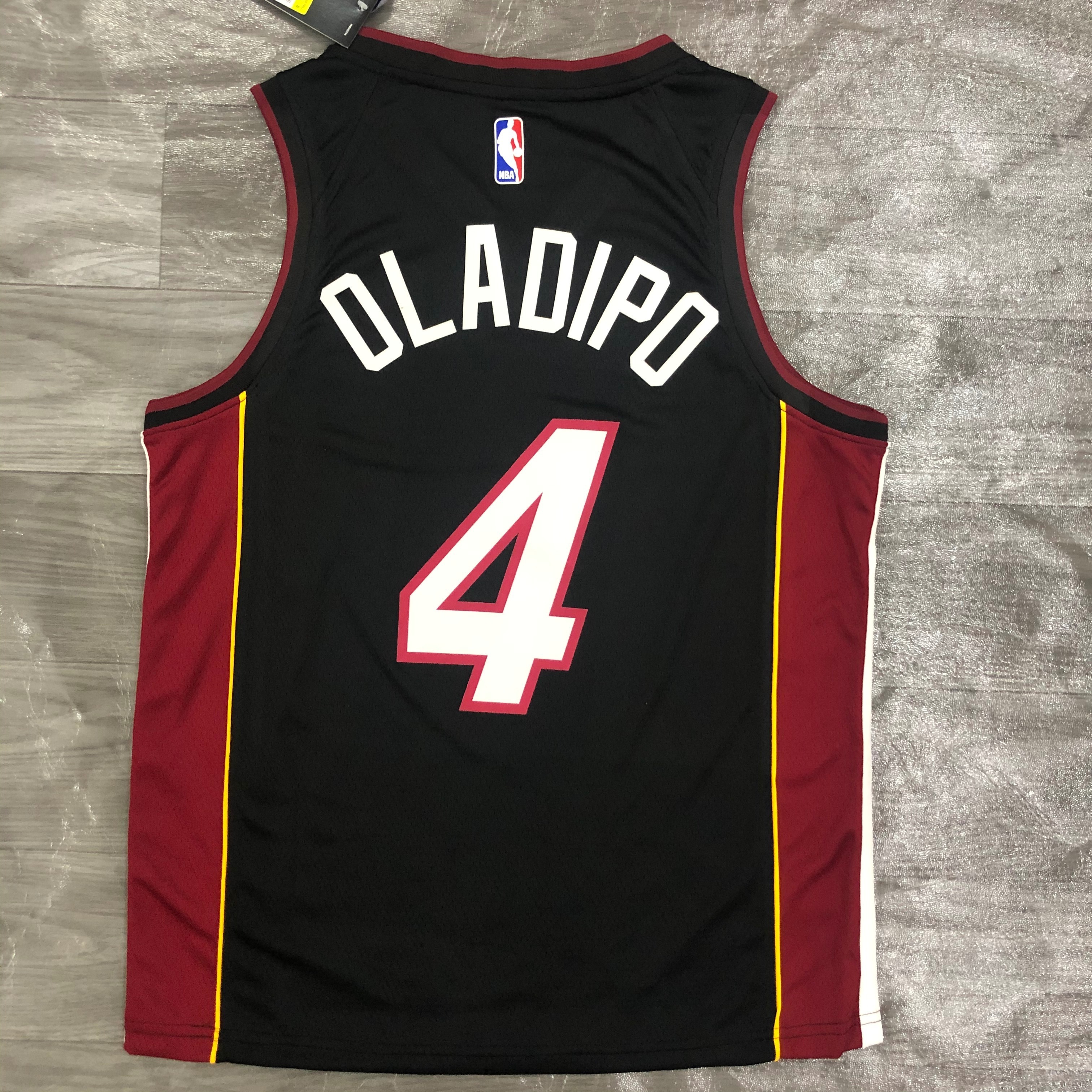 Heat V-neck black No. 4 Oladipo