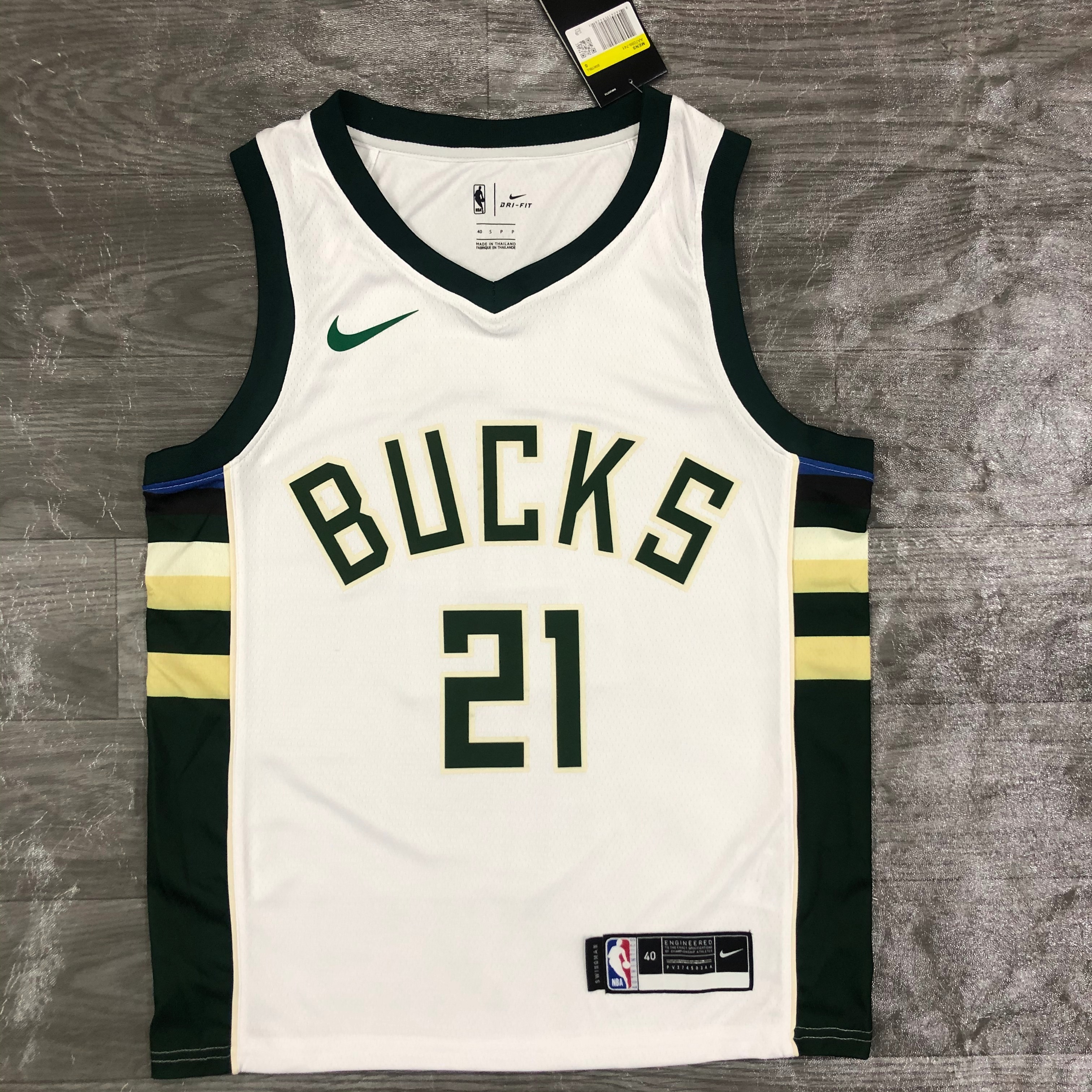 Season 21 BUCKS home white 21 Holiday