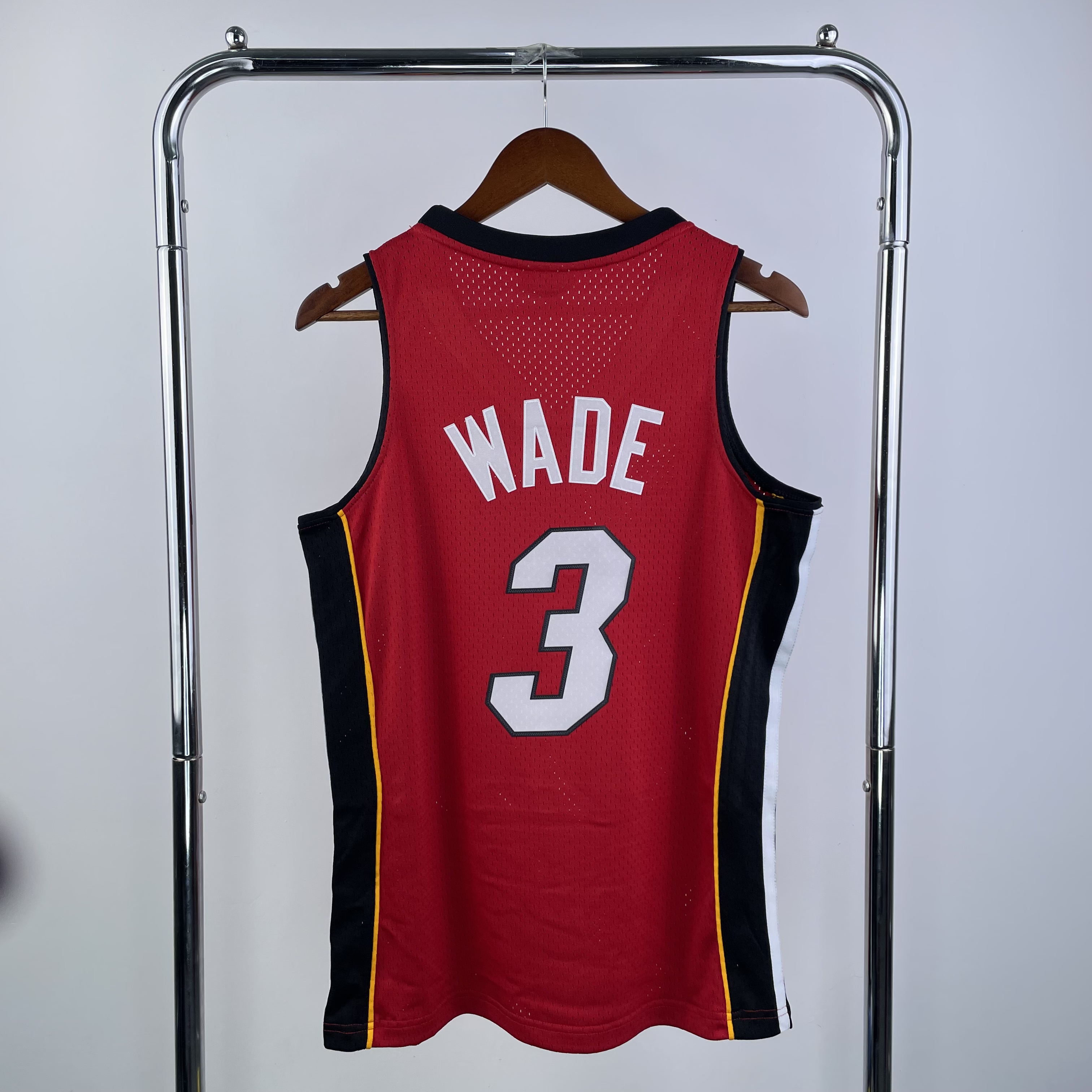 MN Hot Pressed Throwback Jersey SW Heat 0506 Red No. 3 Wade MN Hot pressed throwback Jersey SW Heat 0506 red No. 3 Wade