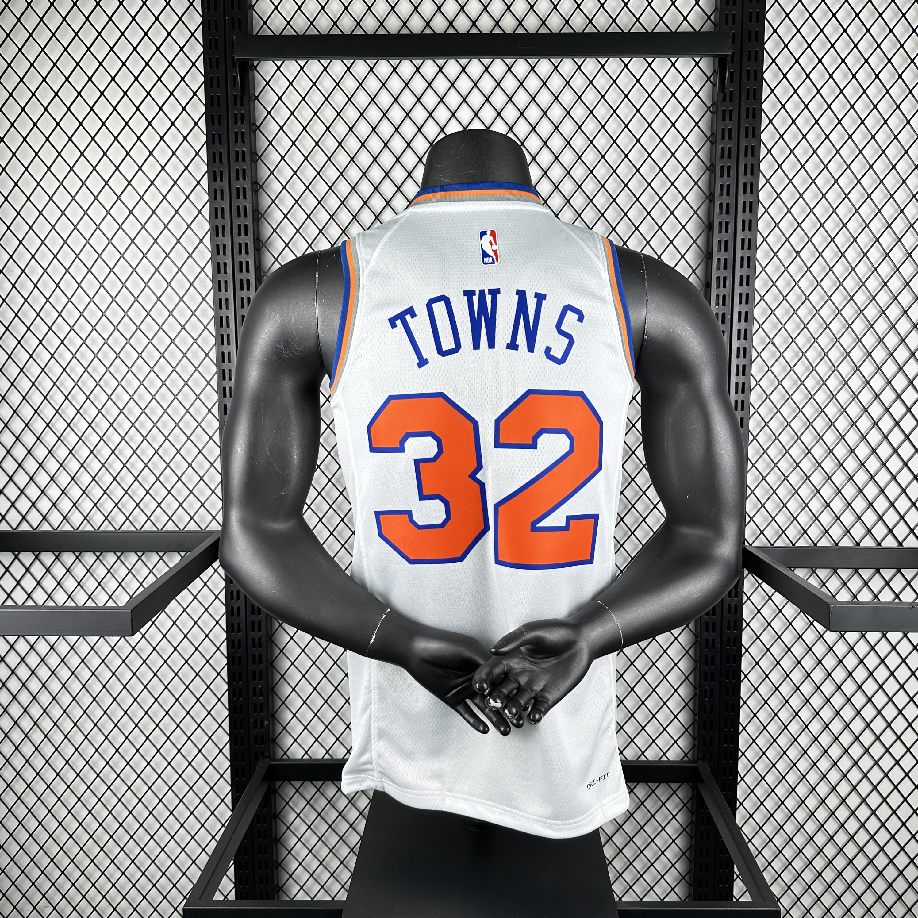 Knicks white 32 Towns