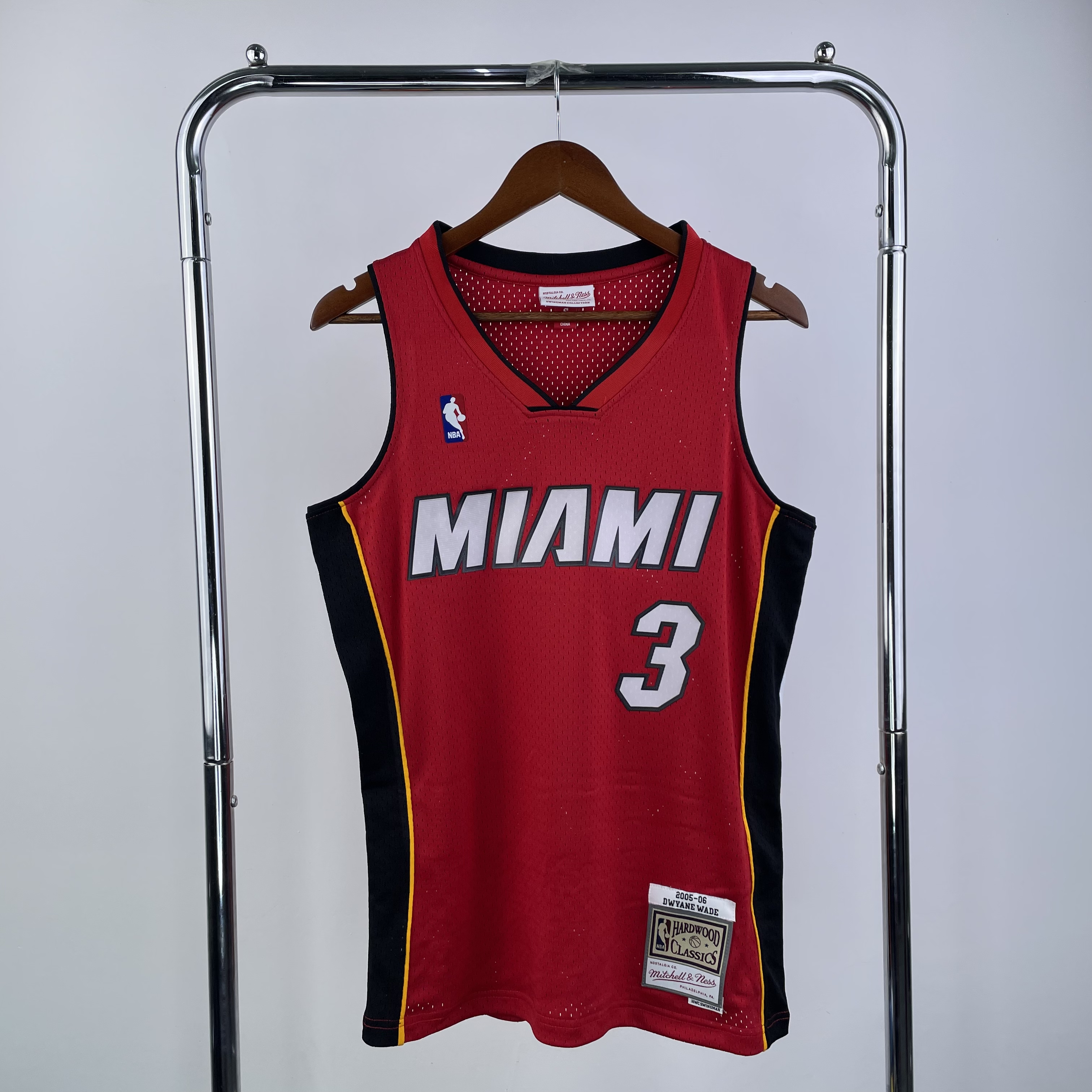 MN Hot Pressed Throwback Jersey SW Heat 0506 Red No. 3 Wade MN Hot pressed throwback Jersey SW Heat 0506 red No. 3 Wade