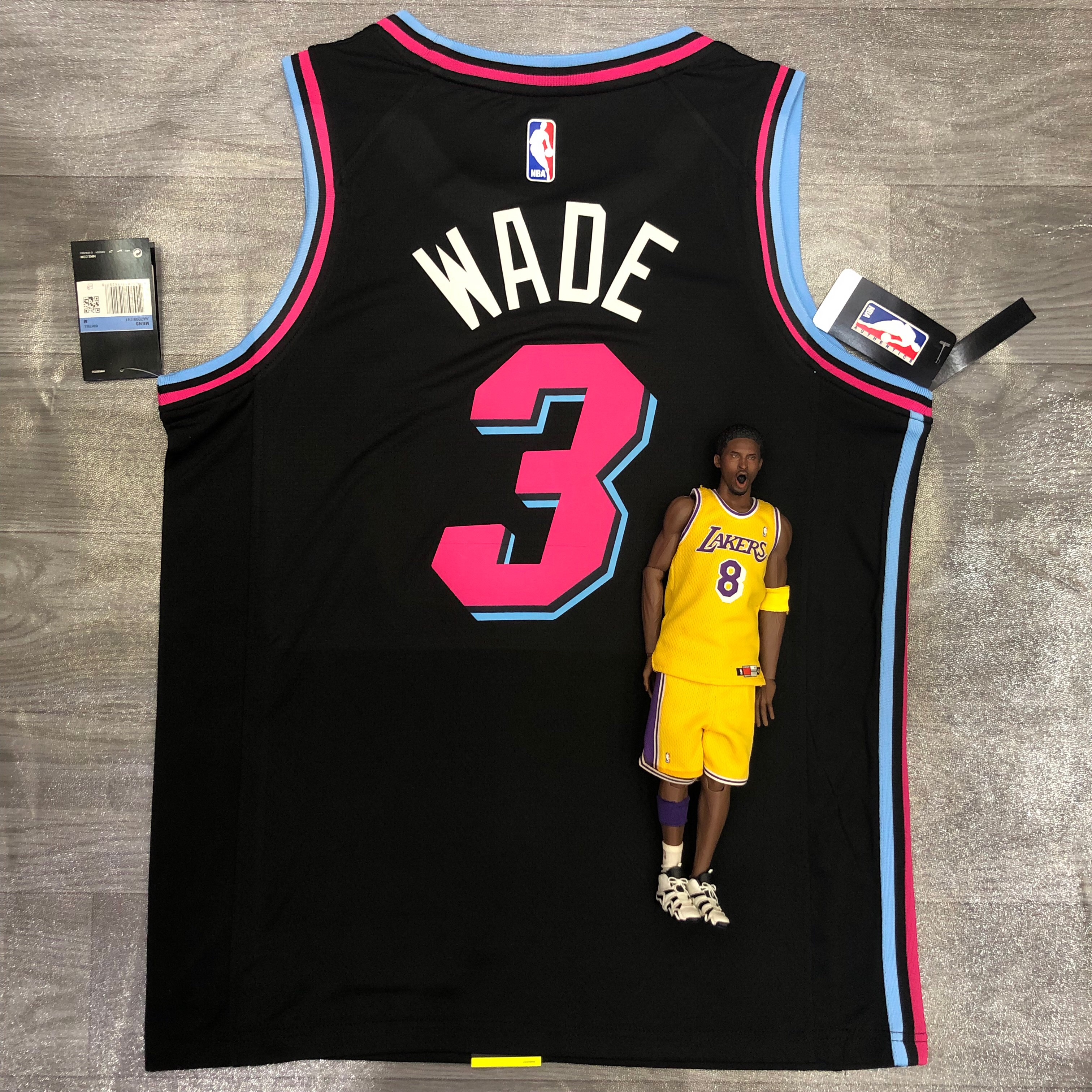 Heat crewneck black No. 3 Wade