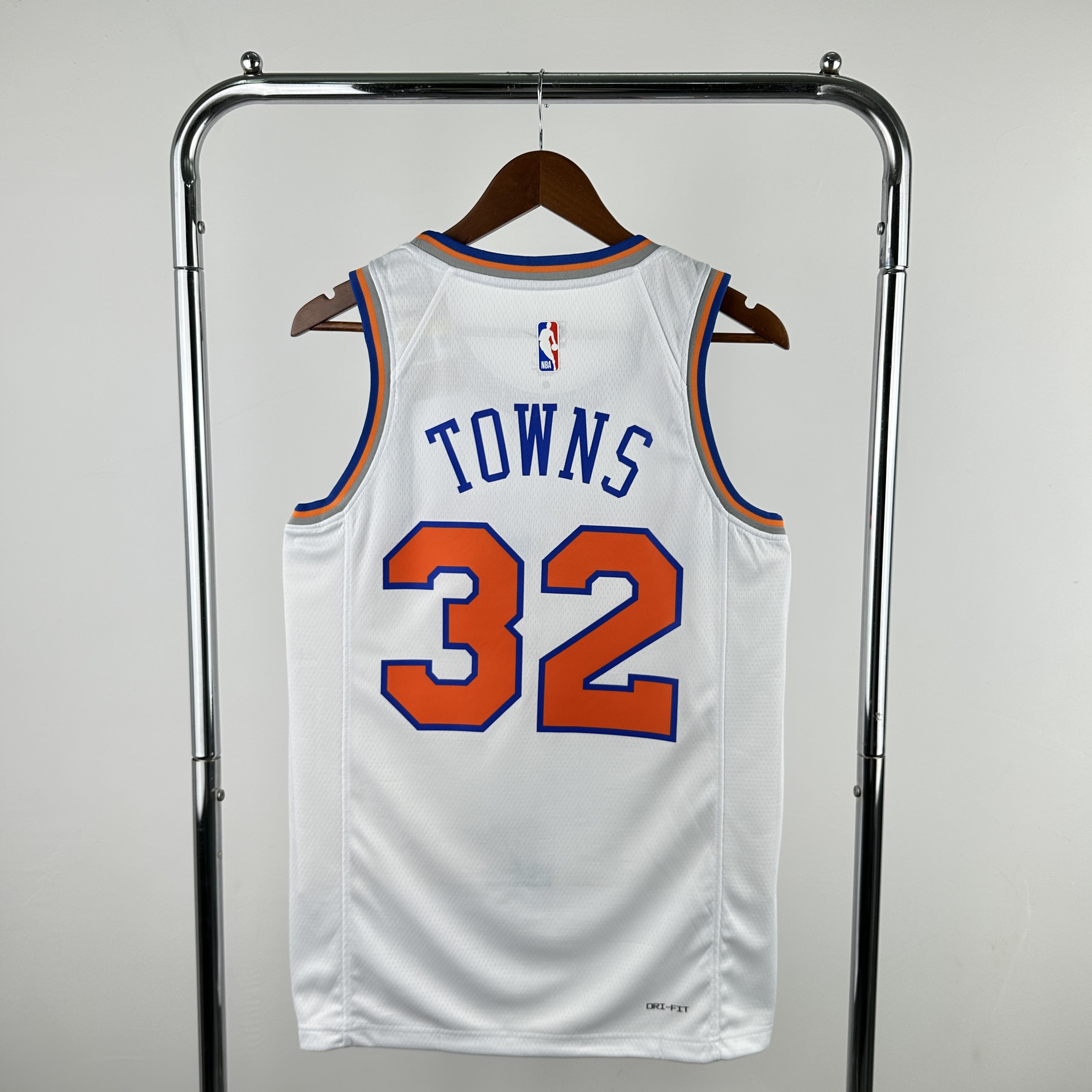 Knicks white 32 Towns