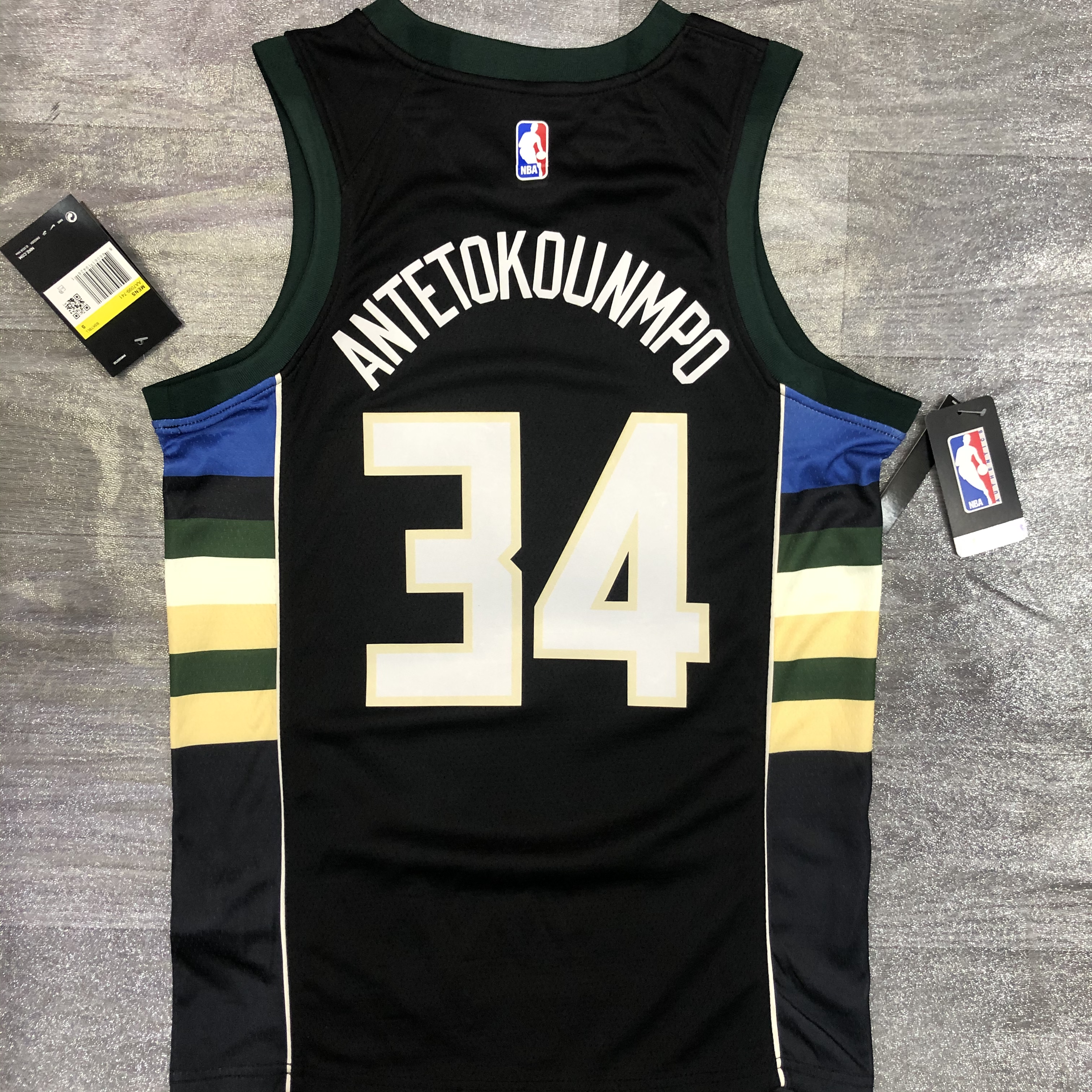 Bucks V-neck black deer head No. 34 Antetokounmpo