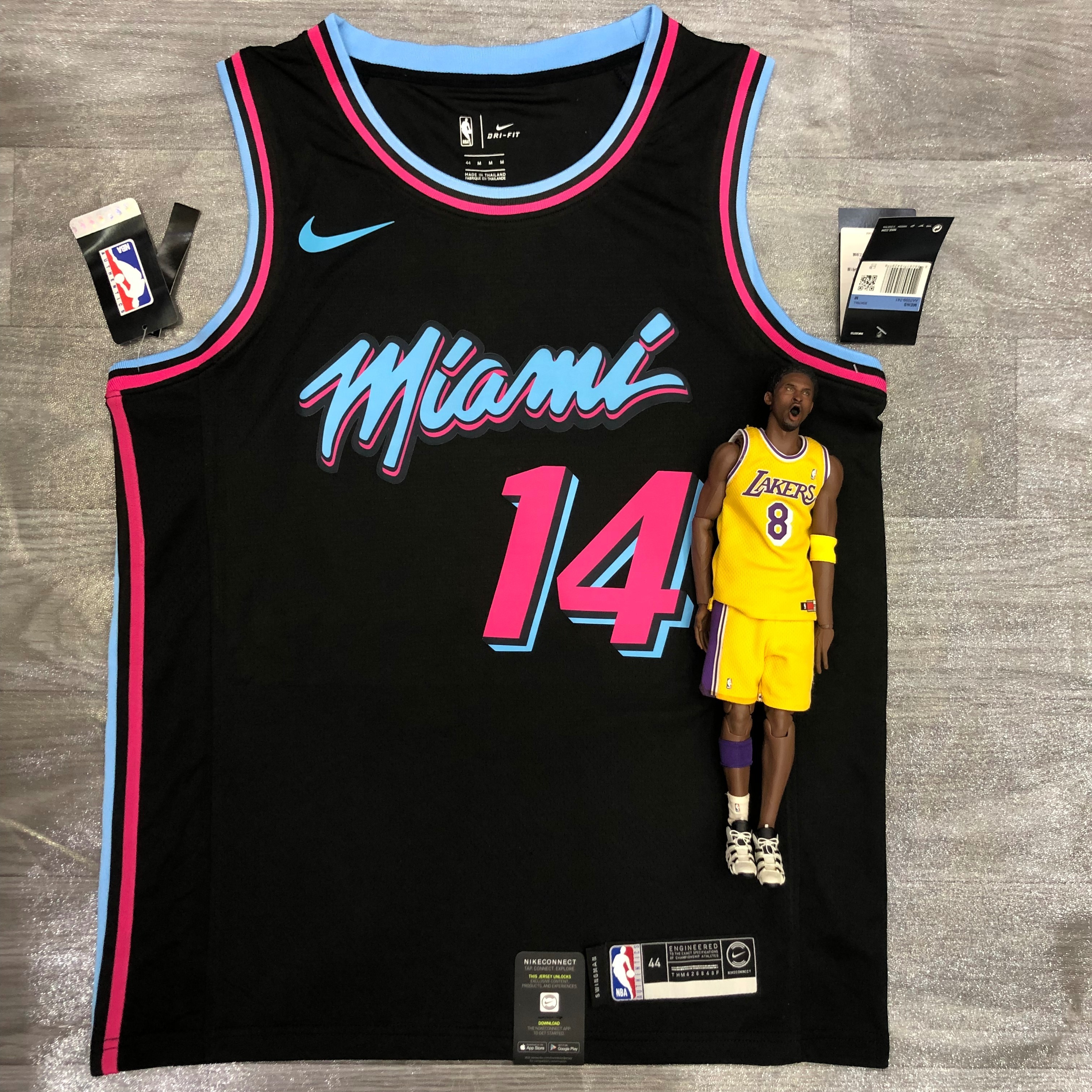 Heat crewneck black number 14 HERRO