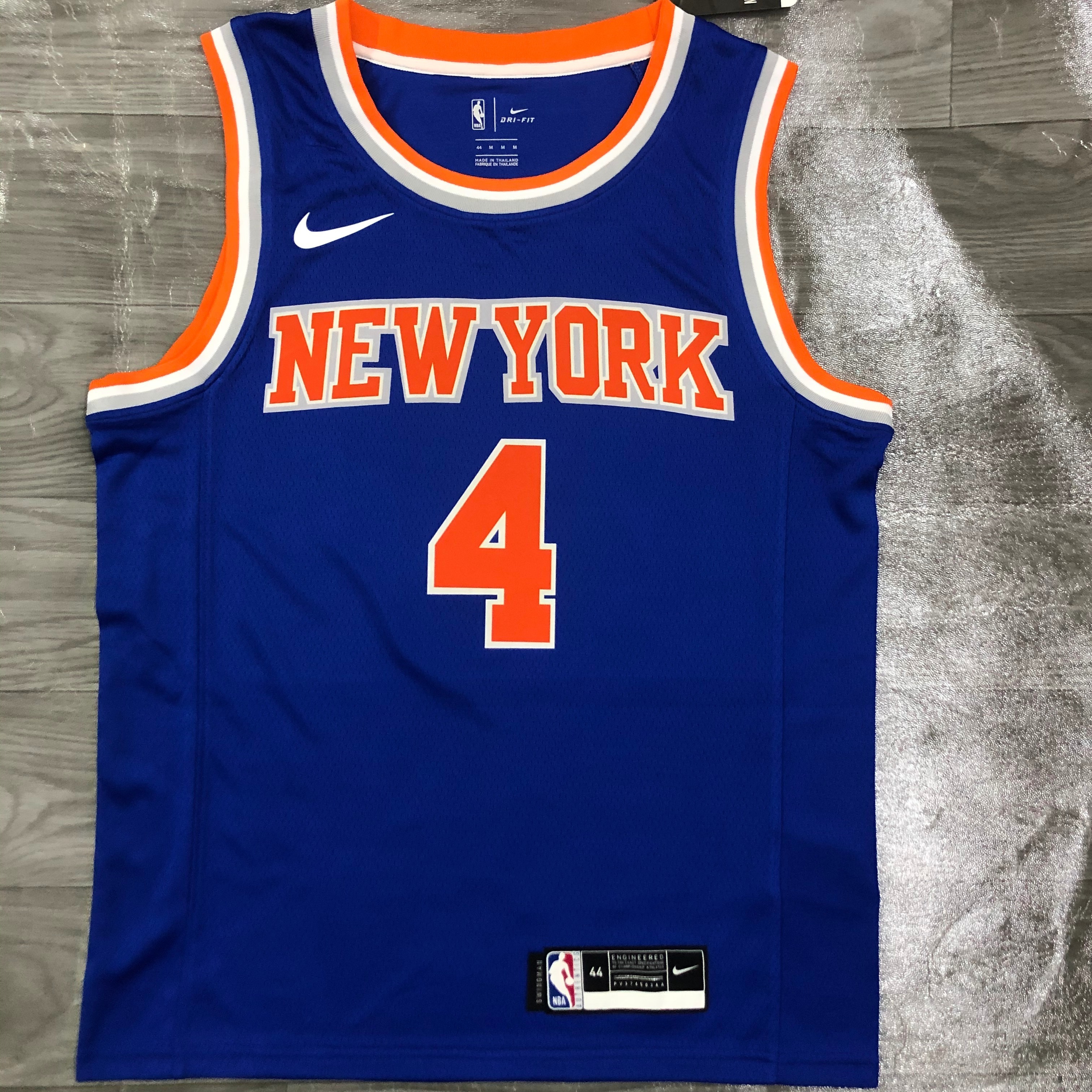 Knicks blue number four Rose