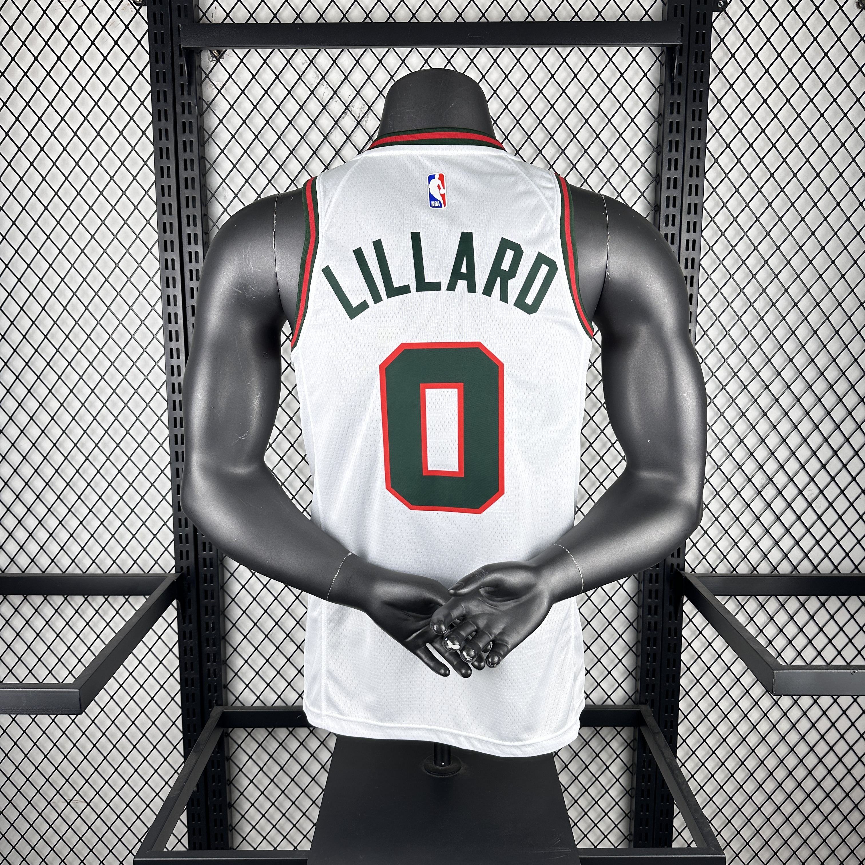 '18 Bucks throwback No. 0 Lillard