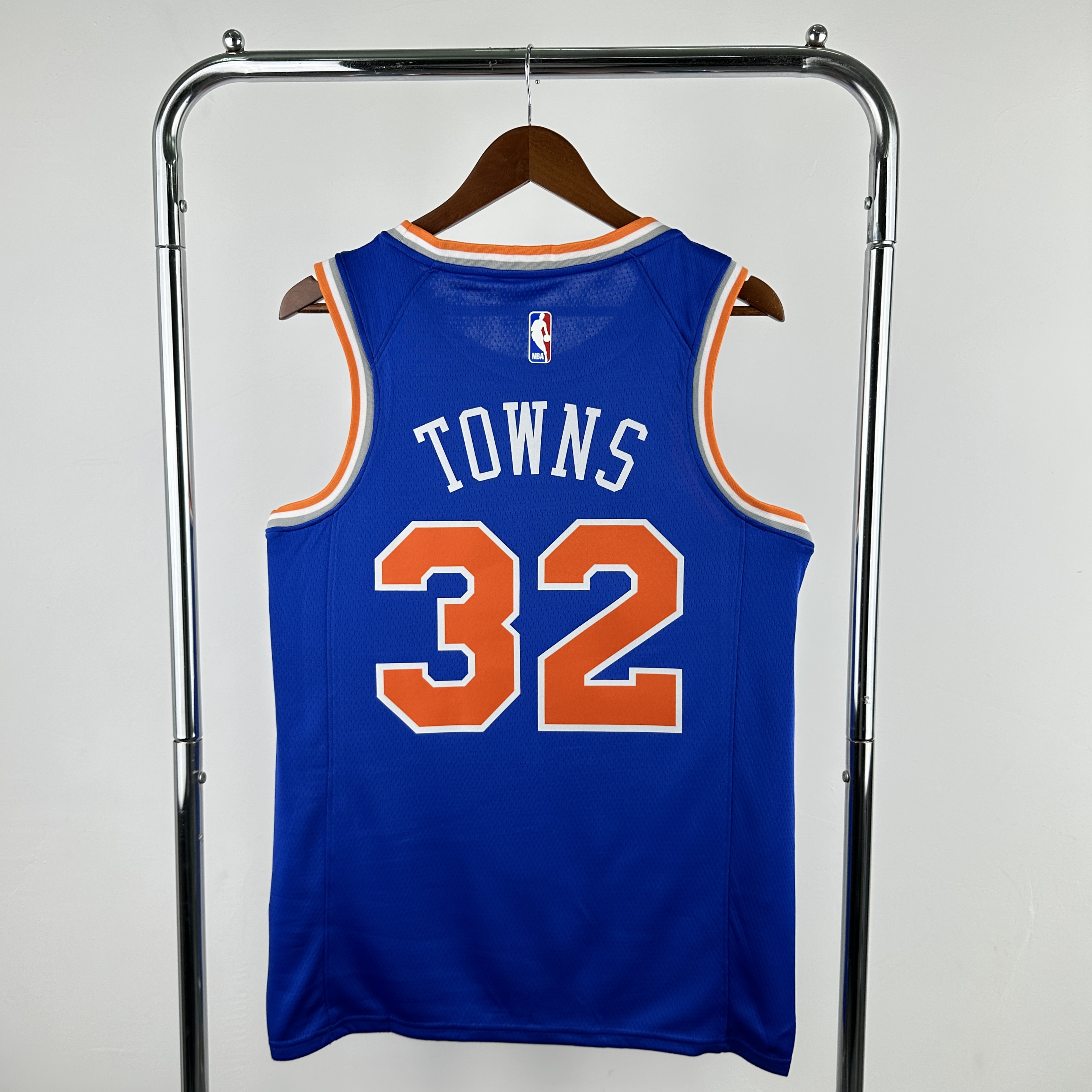 Knicks blue 32 Towns