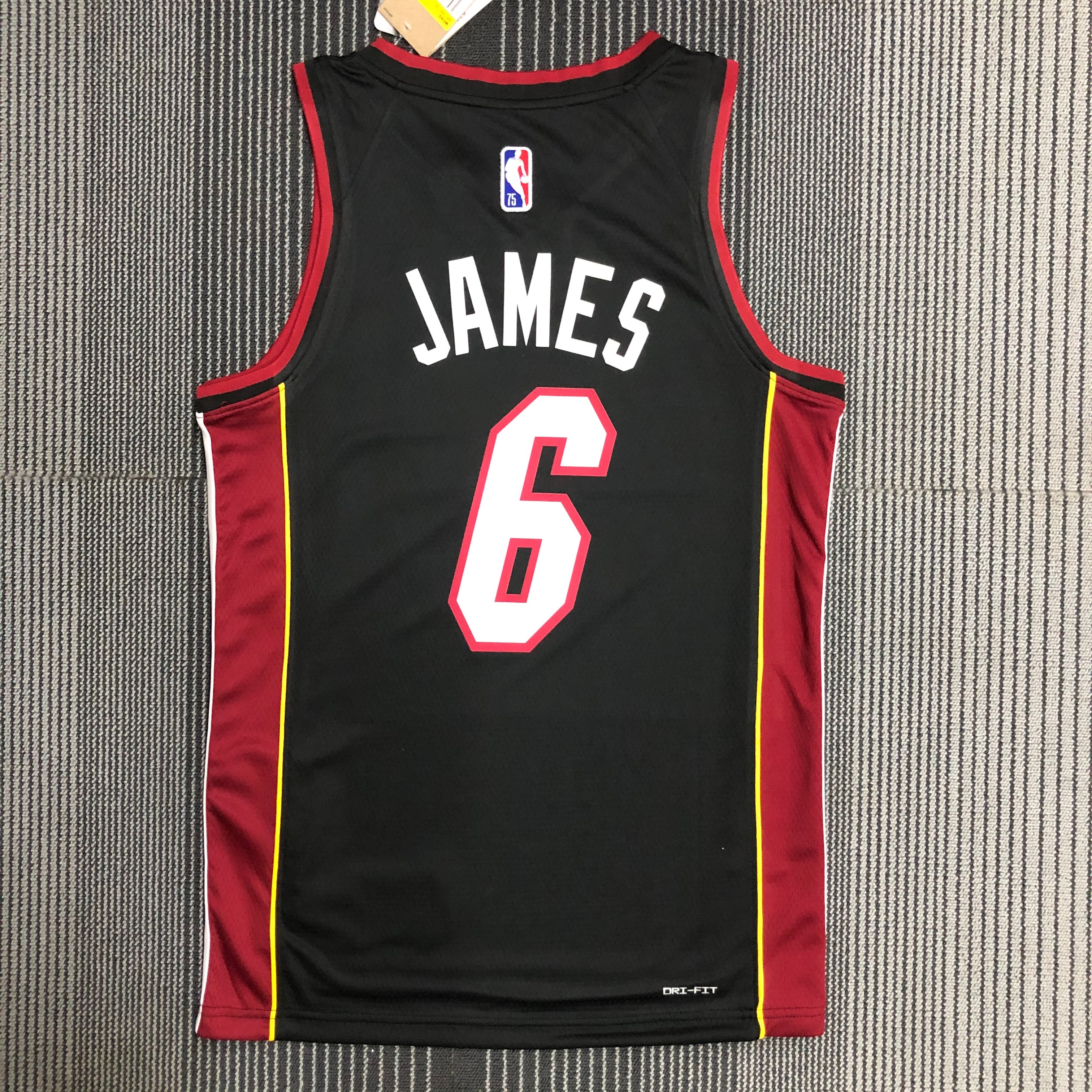 75th anniversary Heat black No. 6 James
