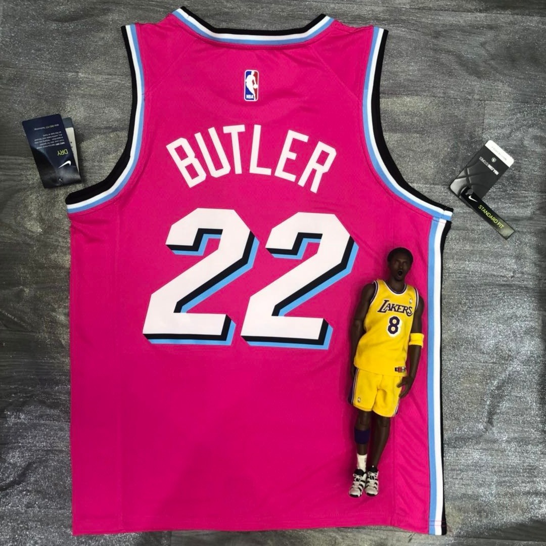 Heat crewneck pink number 22 Butler