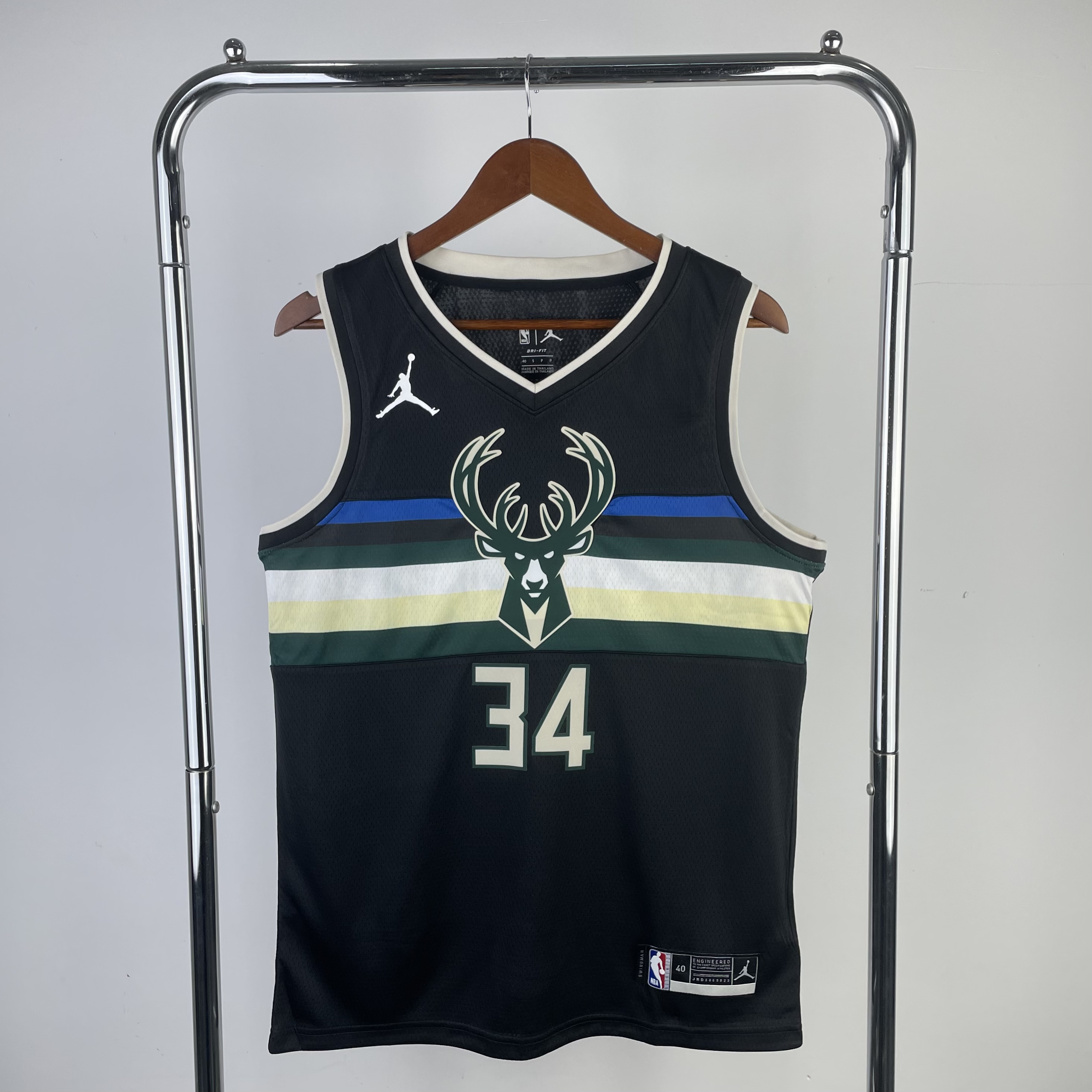 In the 21st season, the Bucks limited the number 34 Antetokounmpo