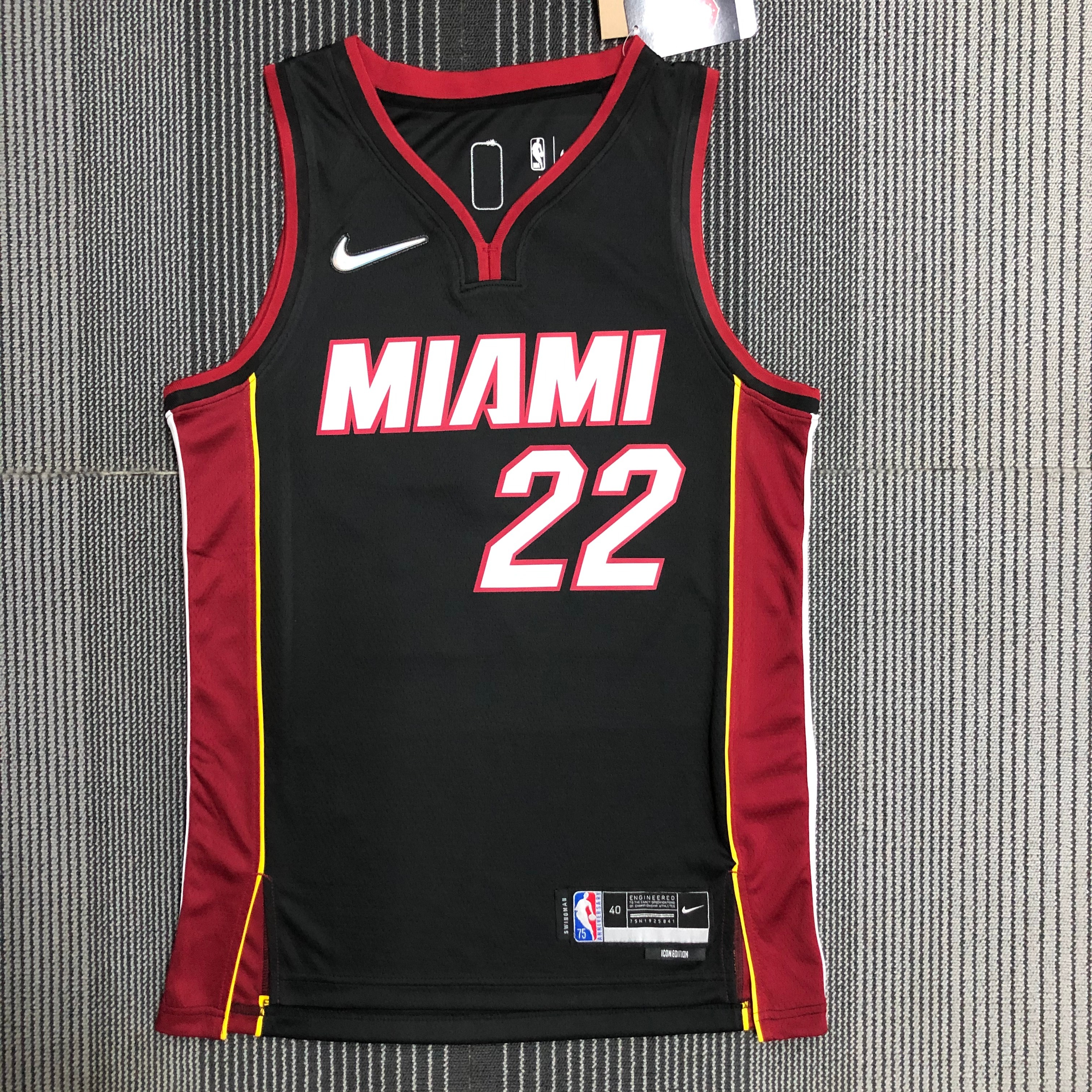 75th anniversary Heat black 22nd Butler