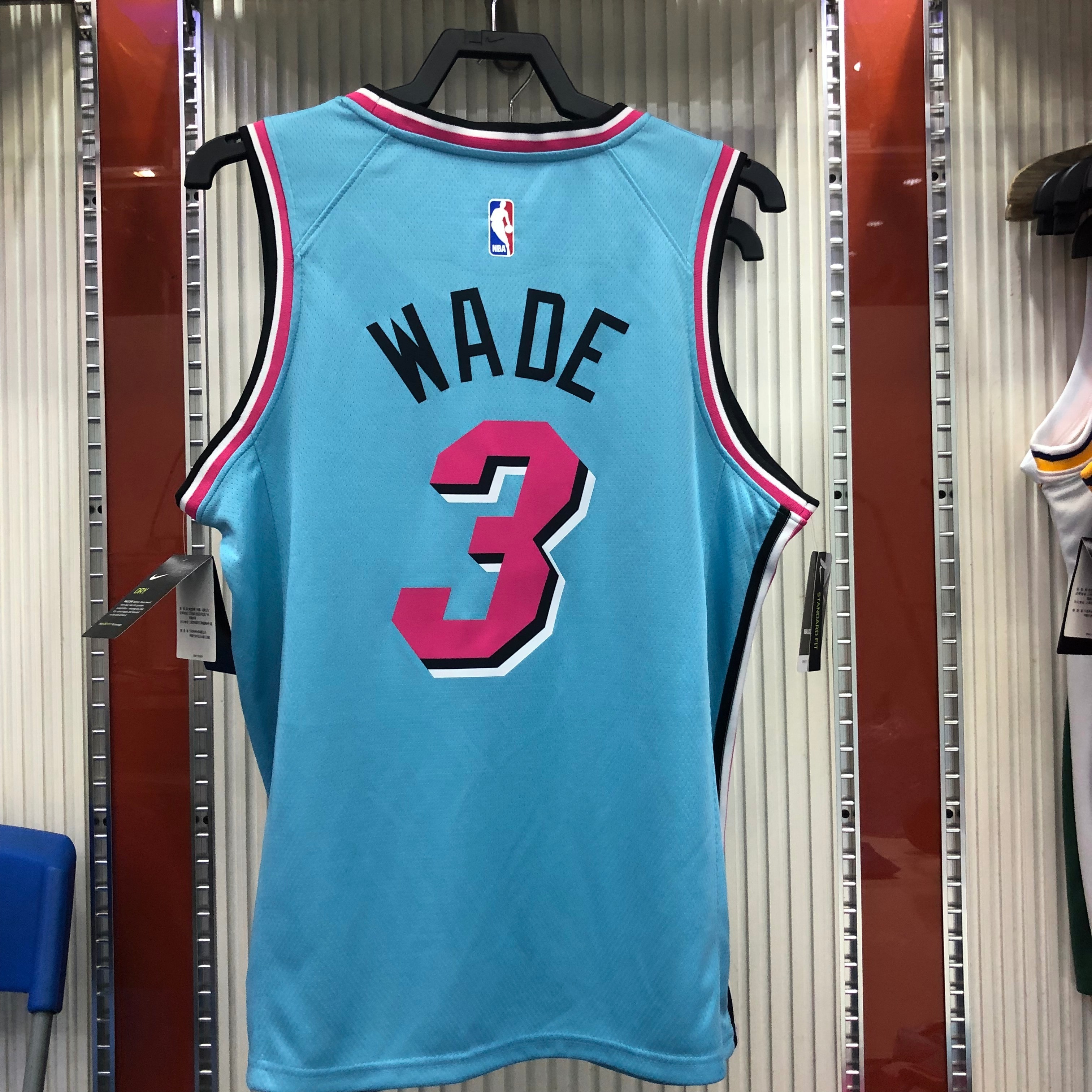 Heat crewneck blue number 3 Wade