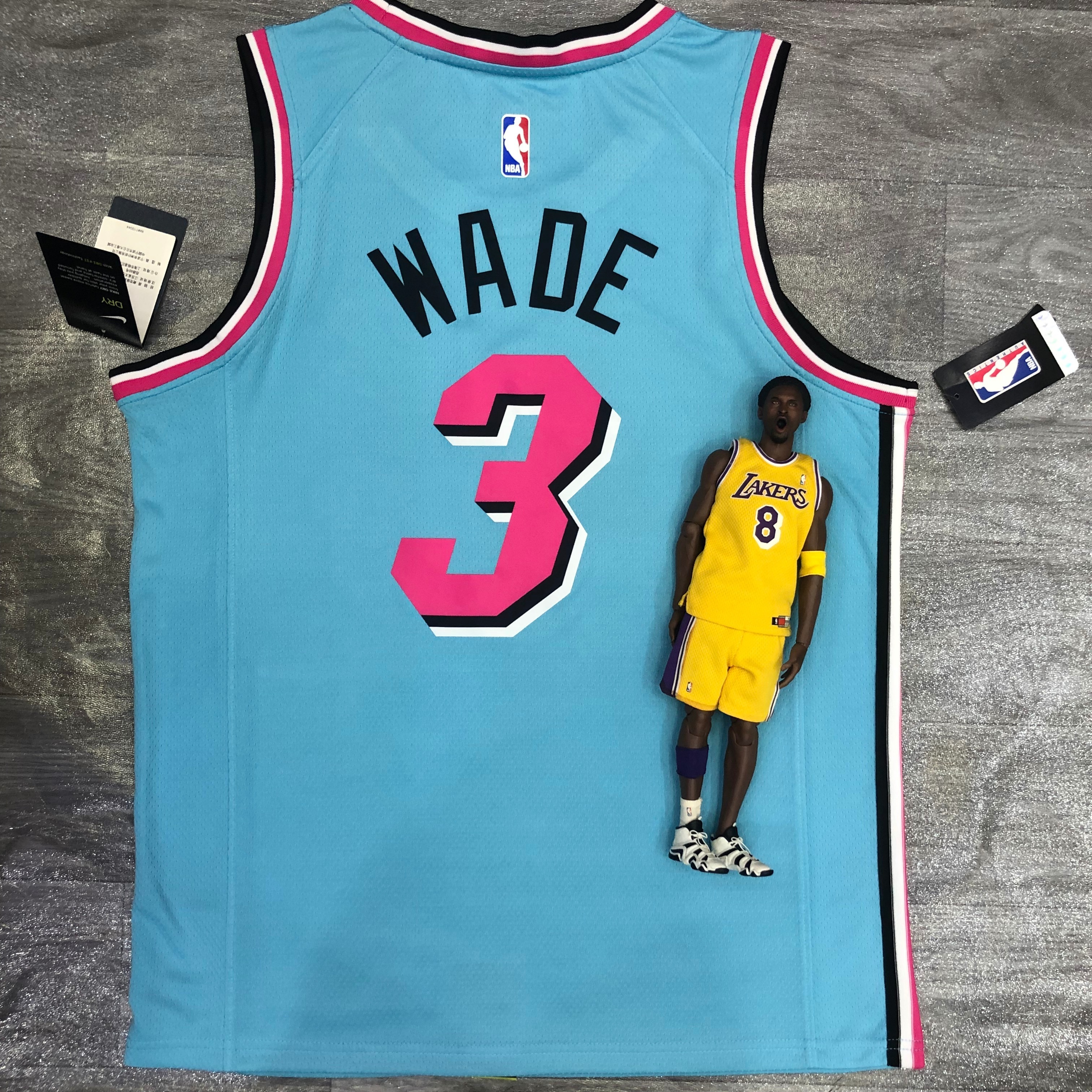 Heat crewneck blue number 3 Wade