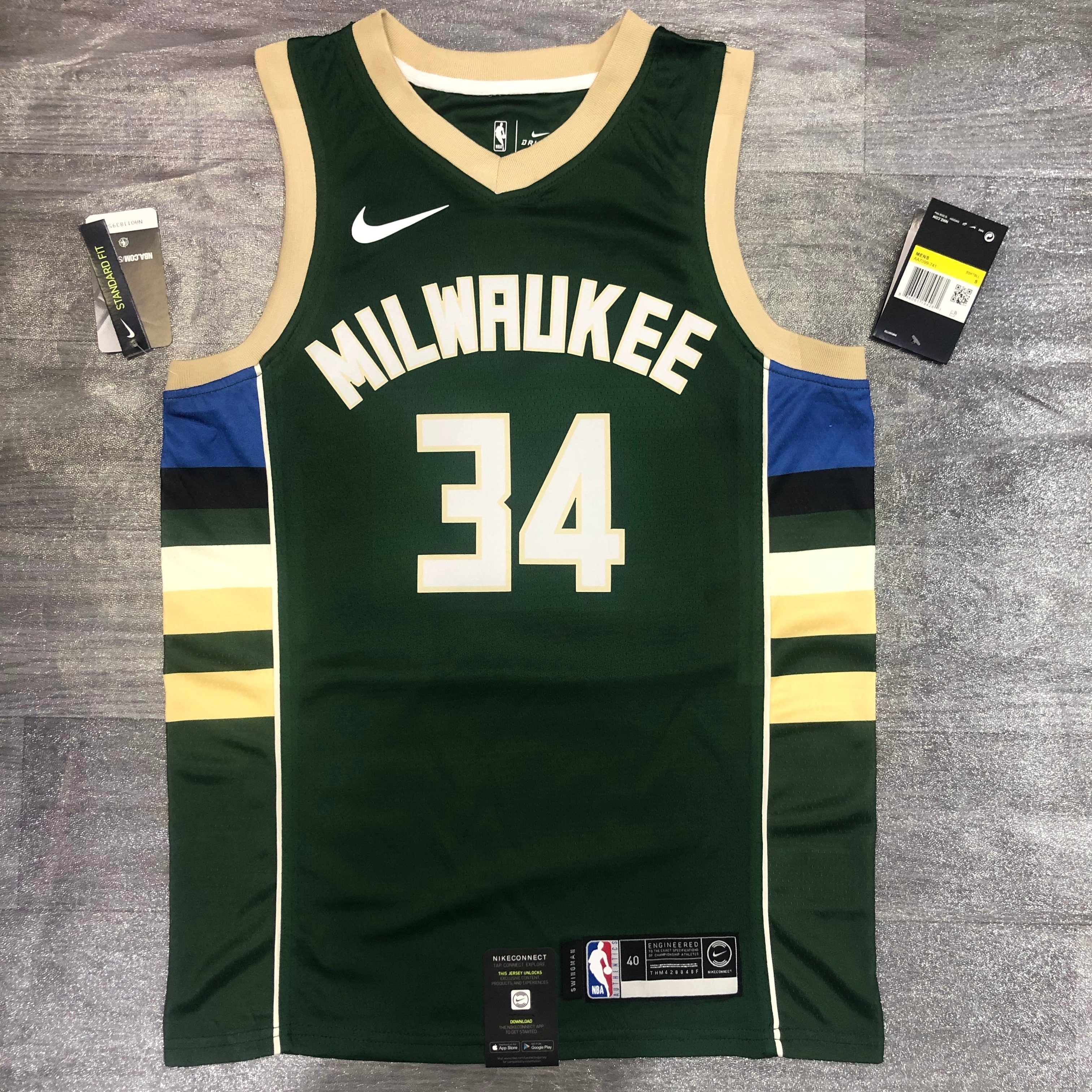 Bucks V-neck green 34 Antetokounmpo