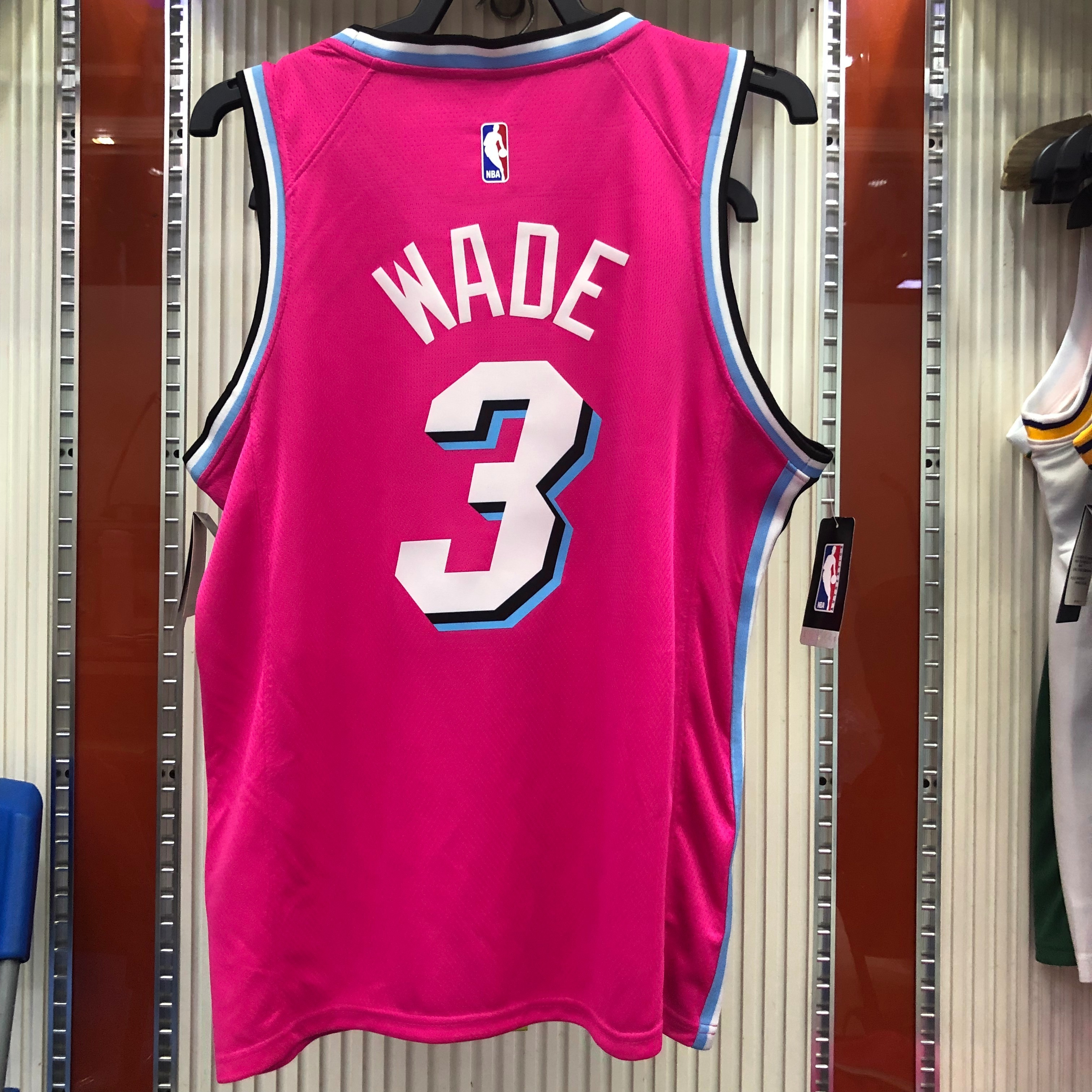 Heat crewneck pink No. 3 Wade