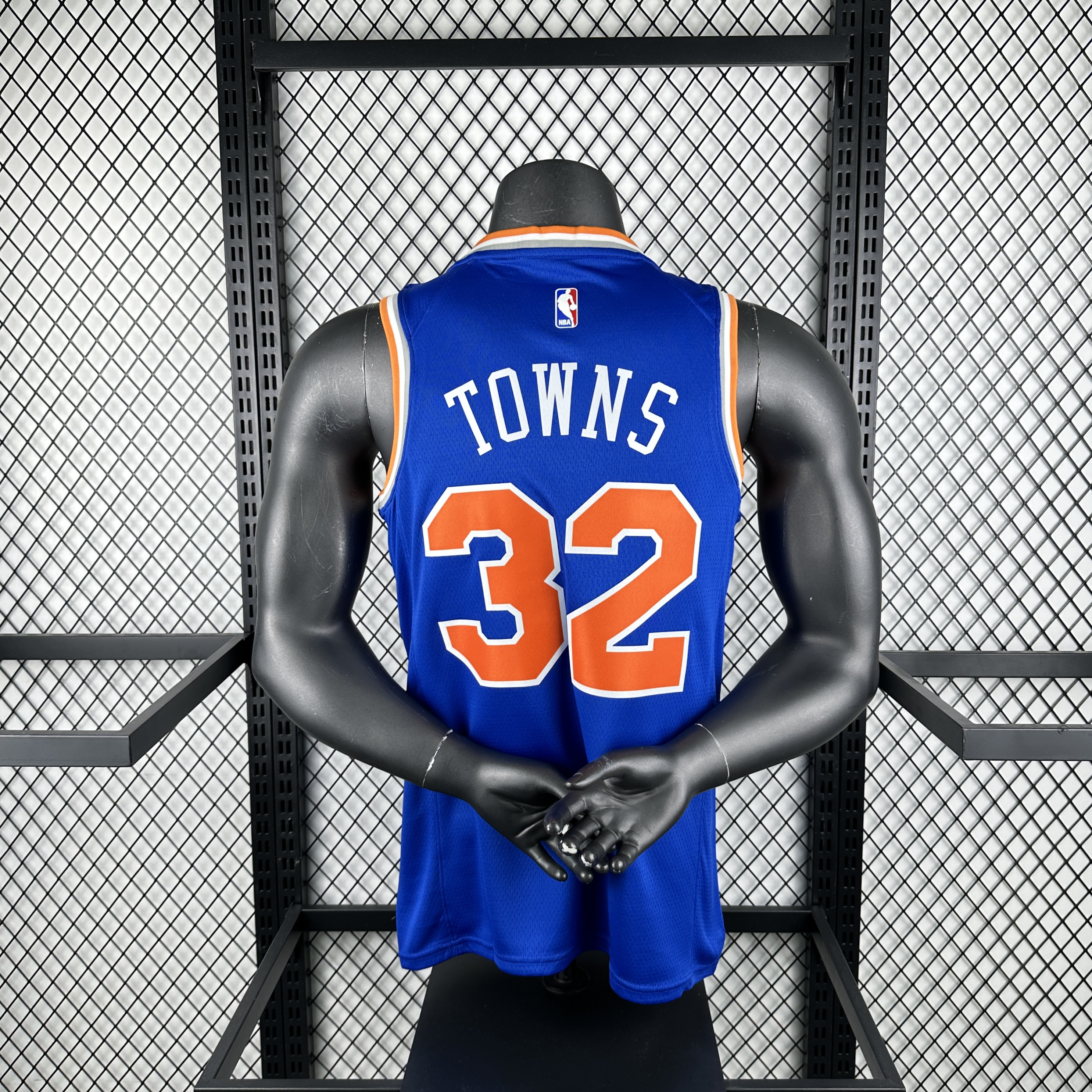 Knicks blue 32 Towns