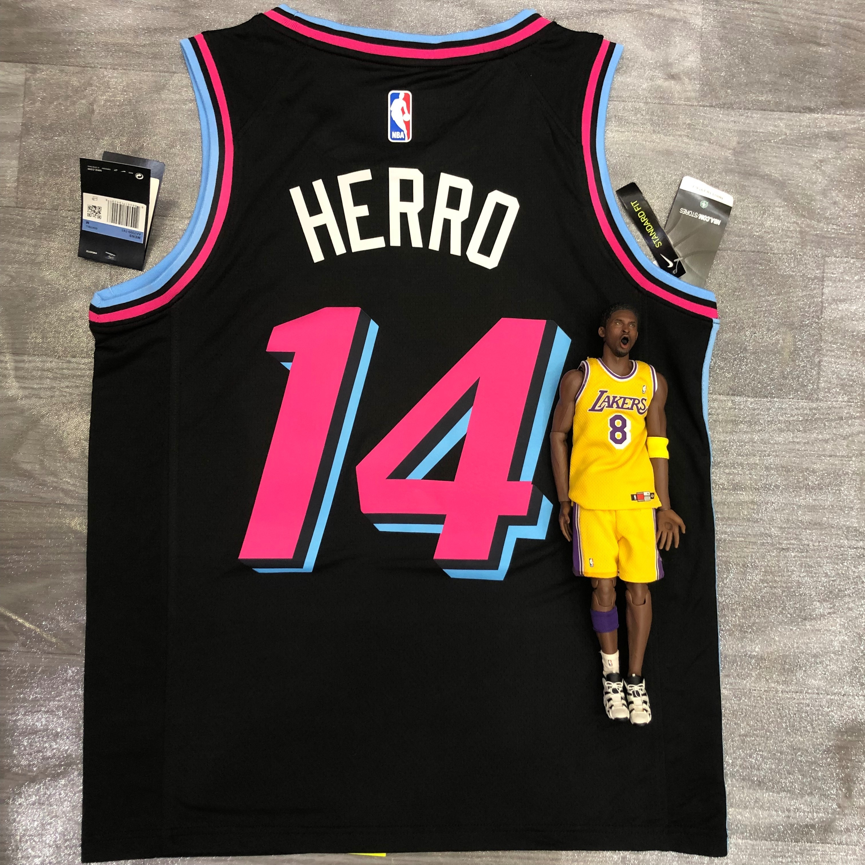 Heat crewneck black number 14 HERRO