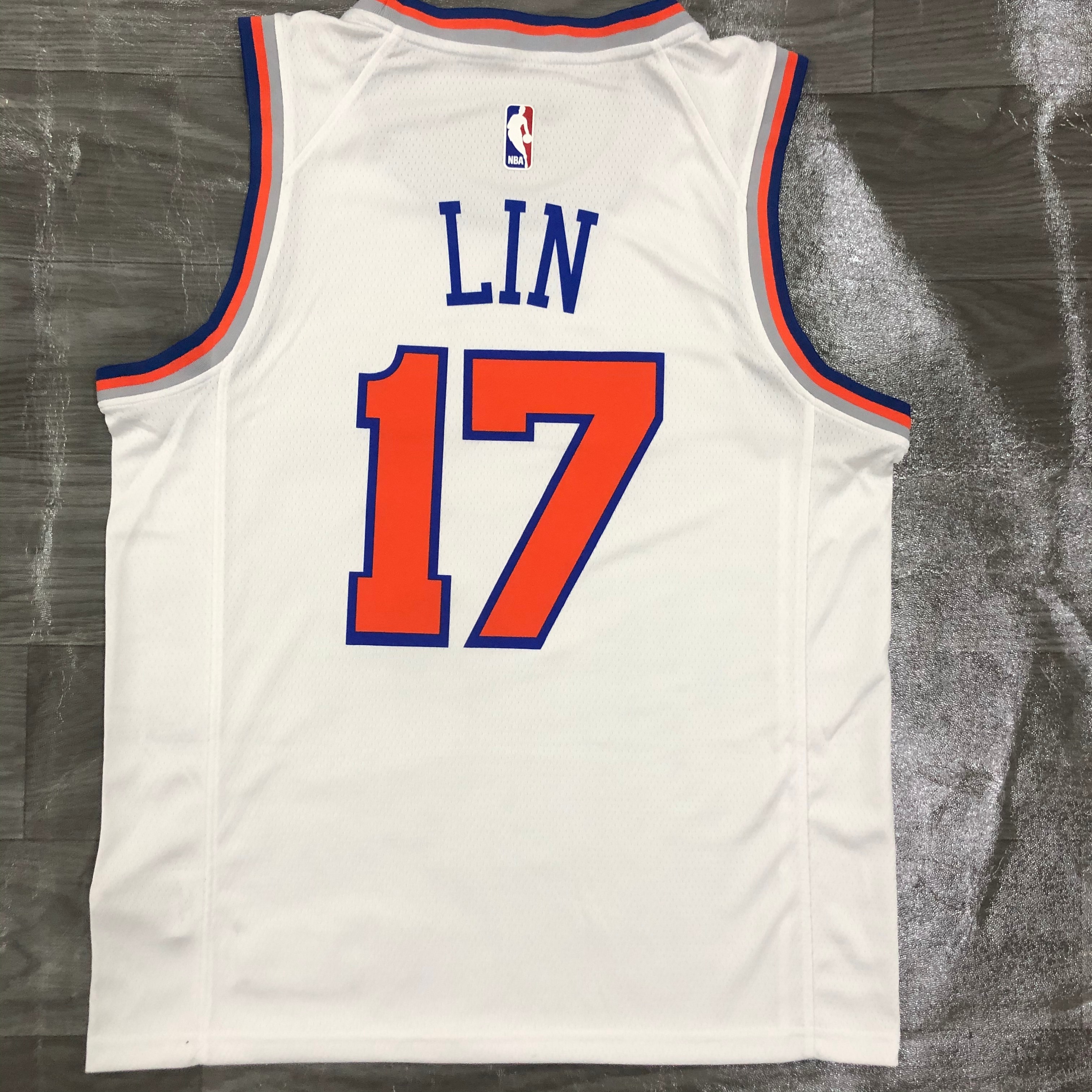 Knicks white number 17  Lin