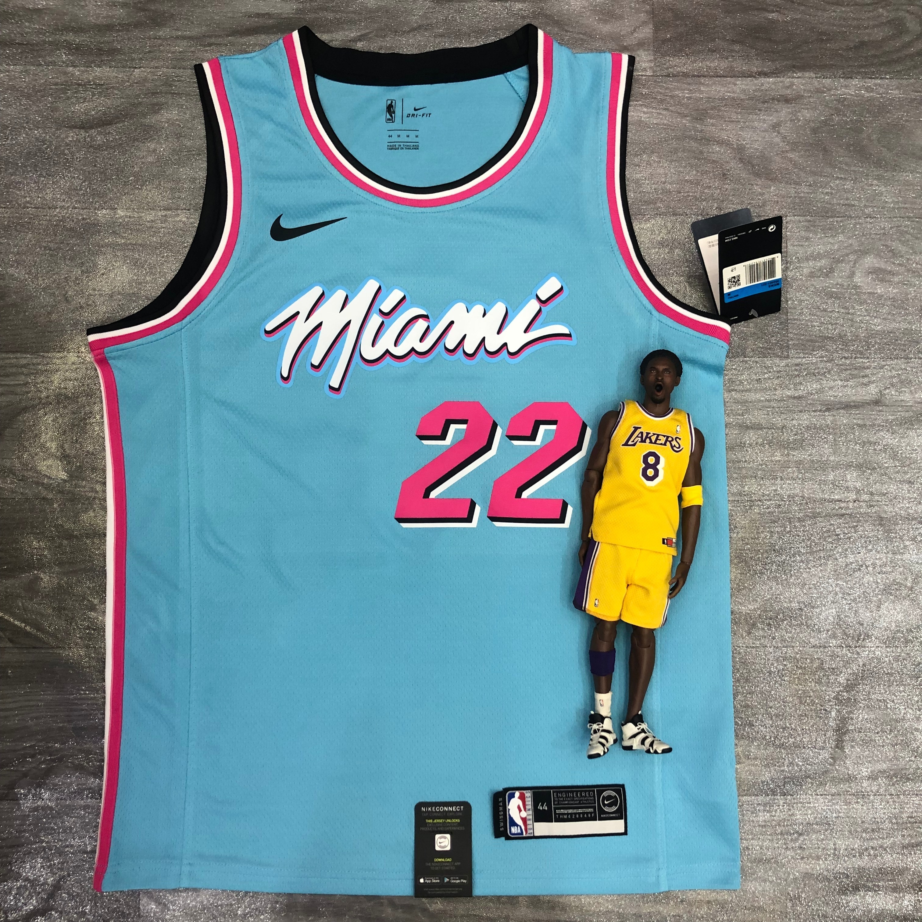 Heat crewneck Blue number 22 Butler