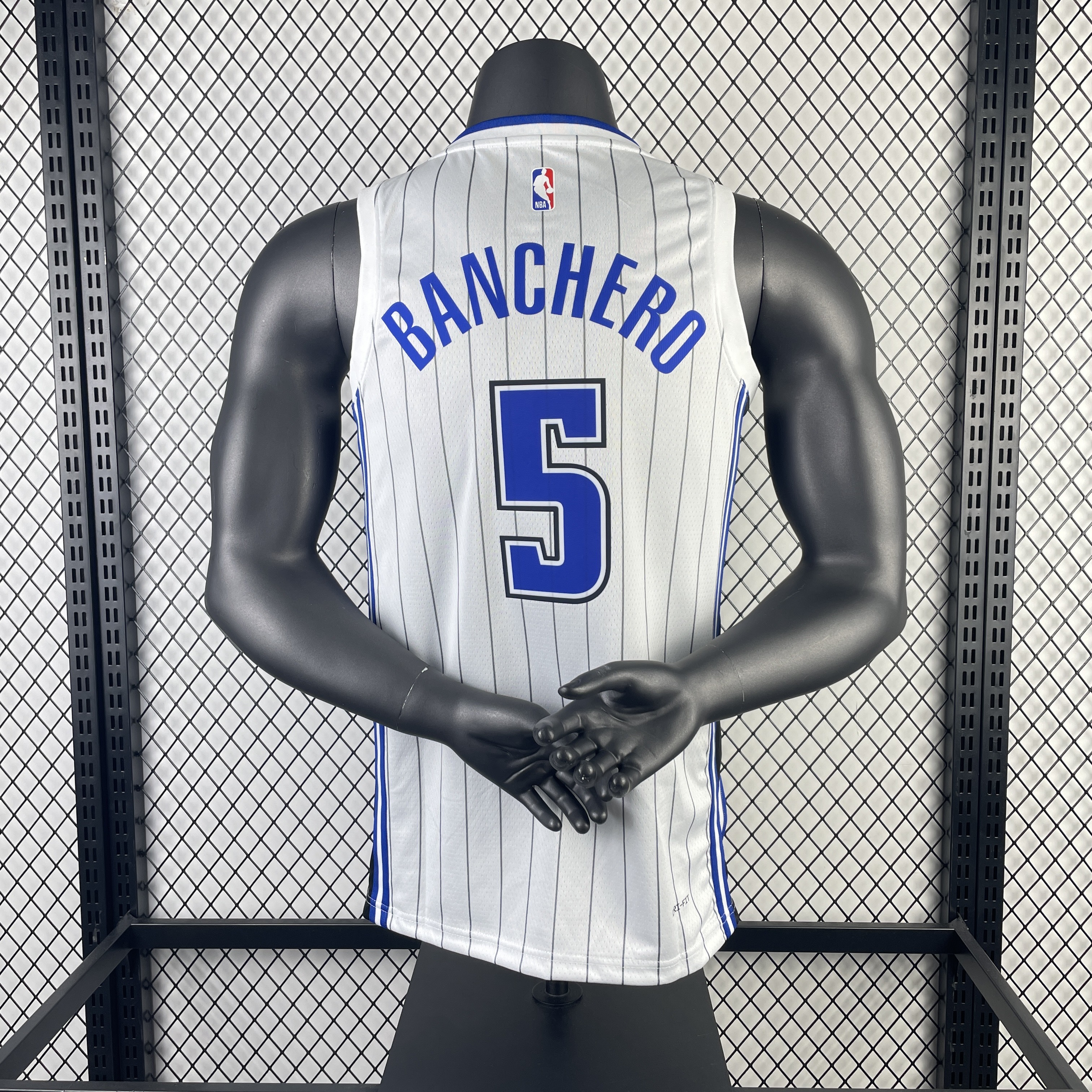 23 Magic home white No. 5 Benchero